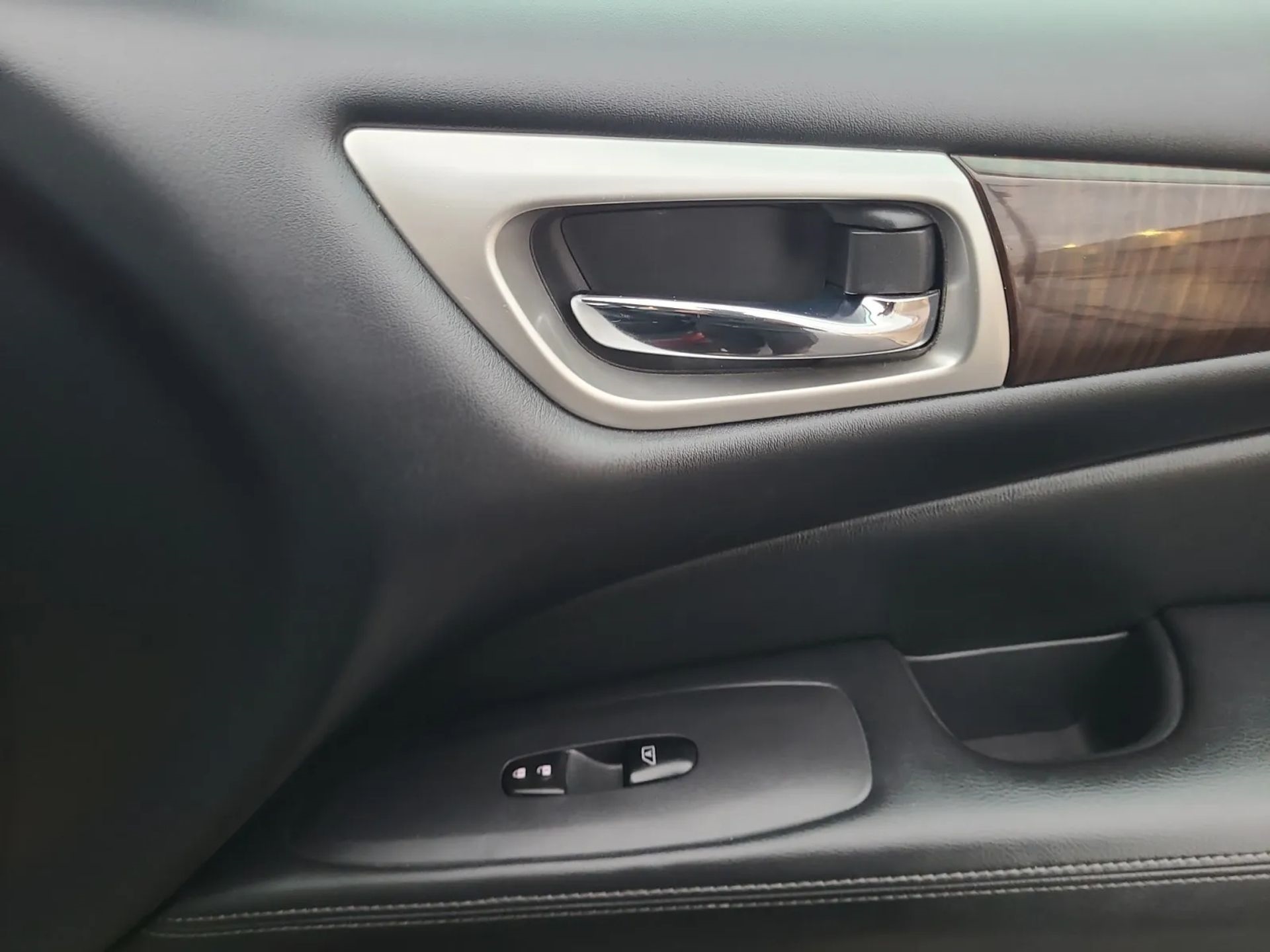 Nissan Pathfinder 2WD 4dr SL 2014