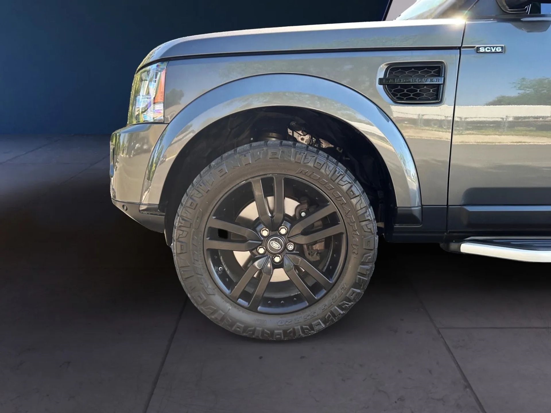 Land Rover LR4 4WD 4dr LUX 2015