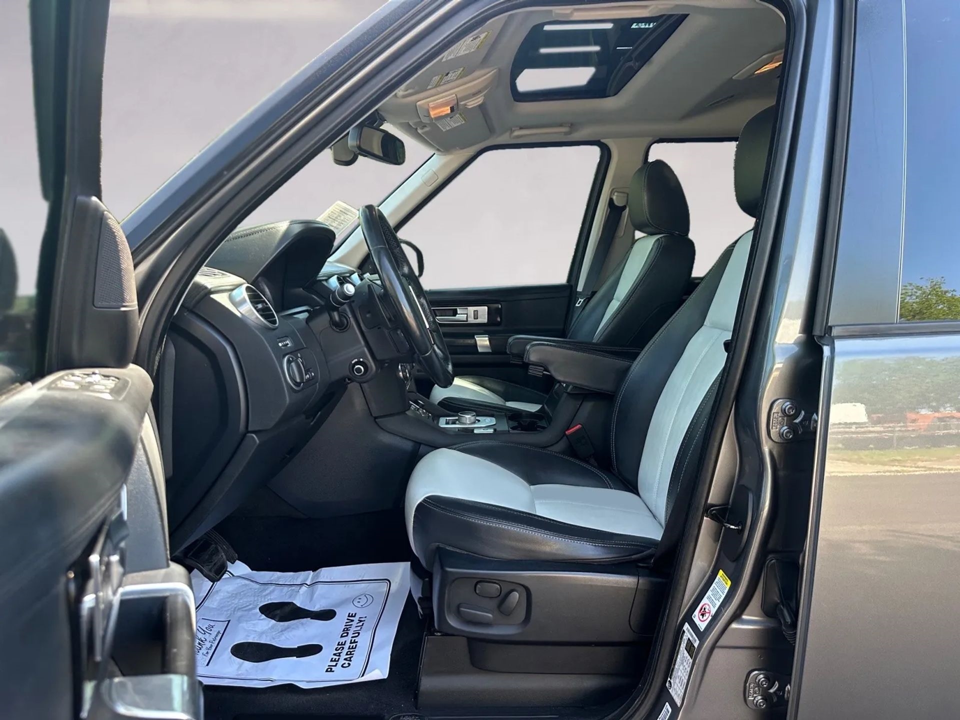 Land Rover LR4 4WD 4dr LUX 2015