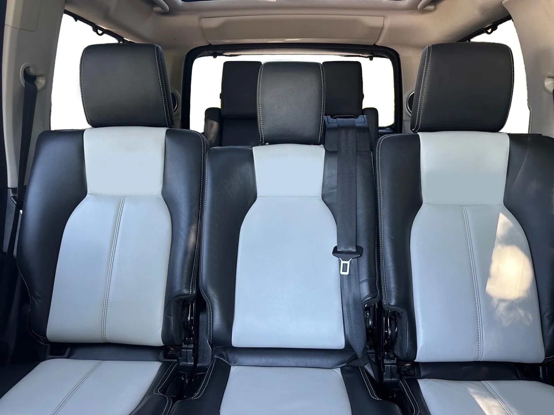 Land Rover LR4 4WD 4dr LUX 2015