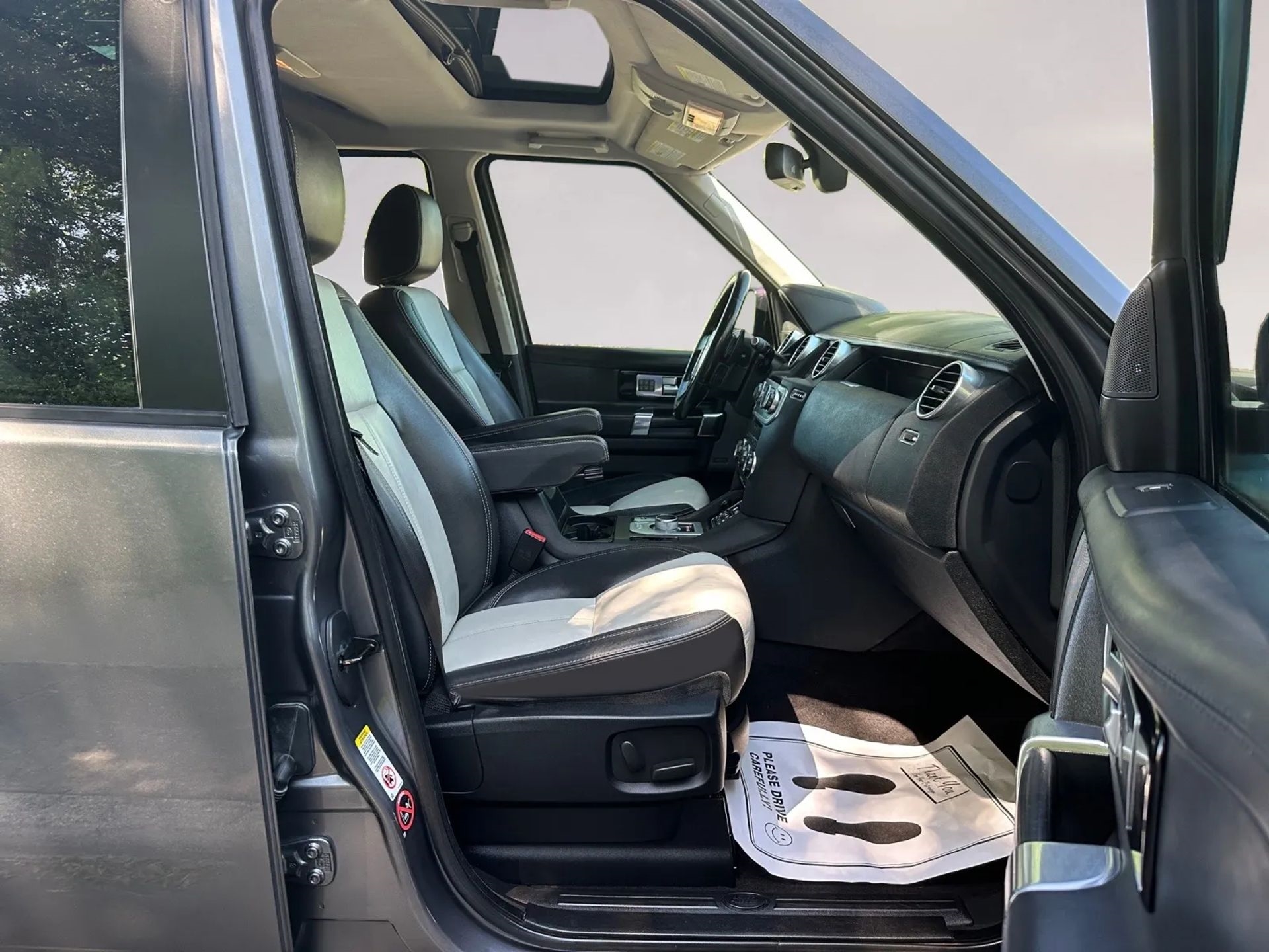 Land Rover LR4 4WD 4dr LUX 2015