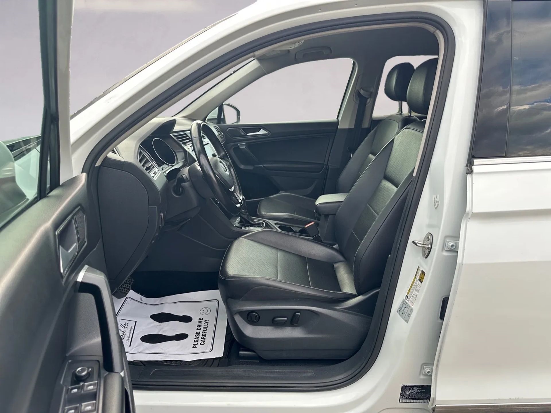 Volkswagen Tiguan 2.0T SEL FWD 2018