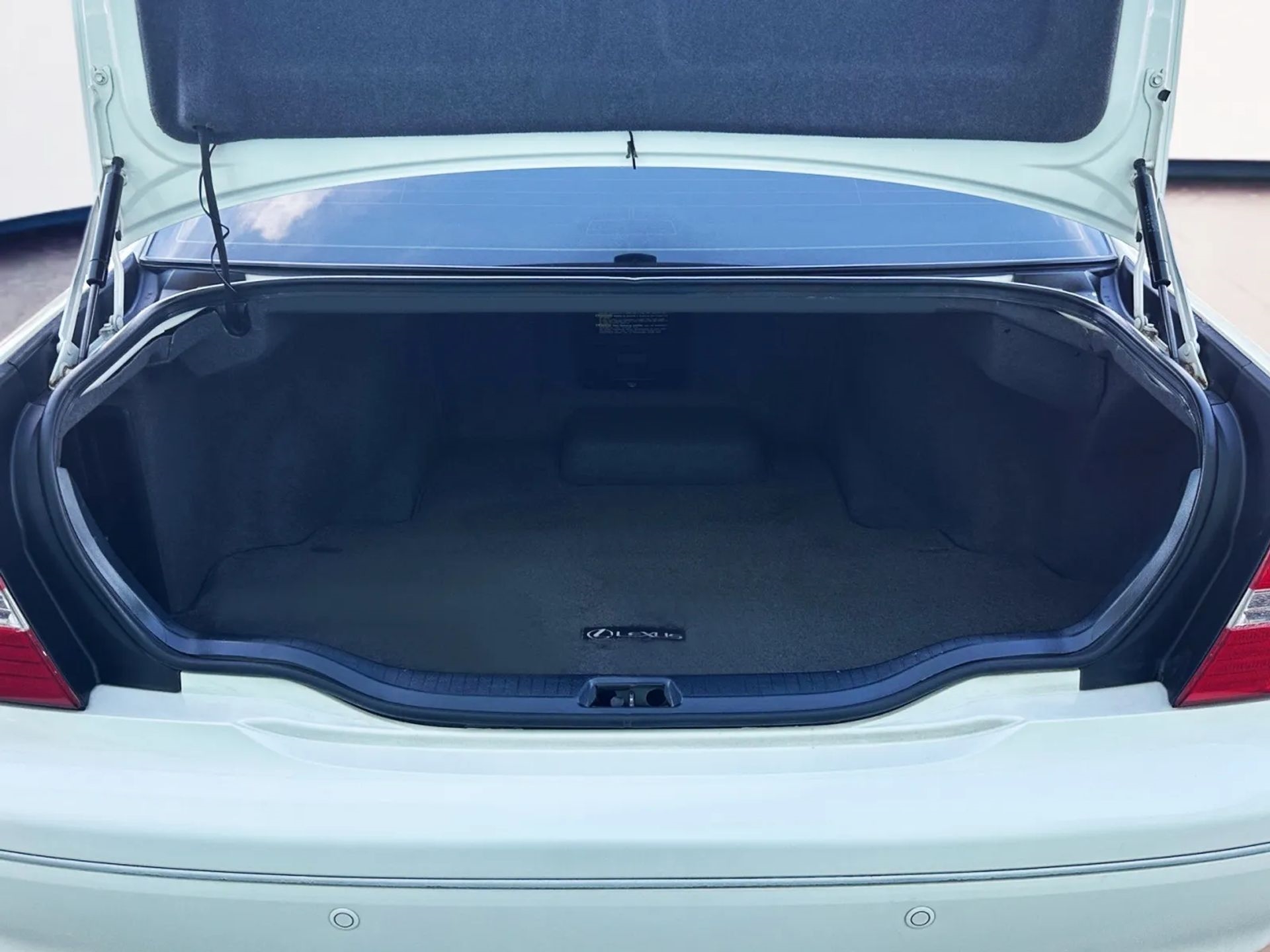 Lexus LS 430 4dr Sdn 2004