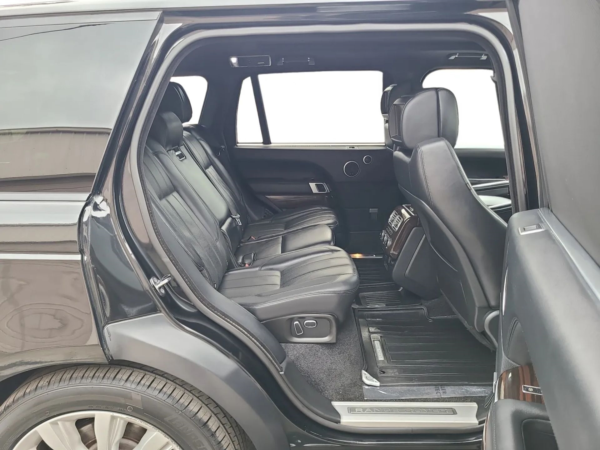 Land Rover Range Rover 4WD 4dr Supercharged LWB 2015