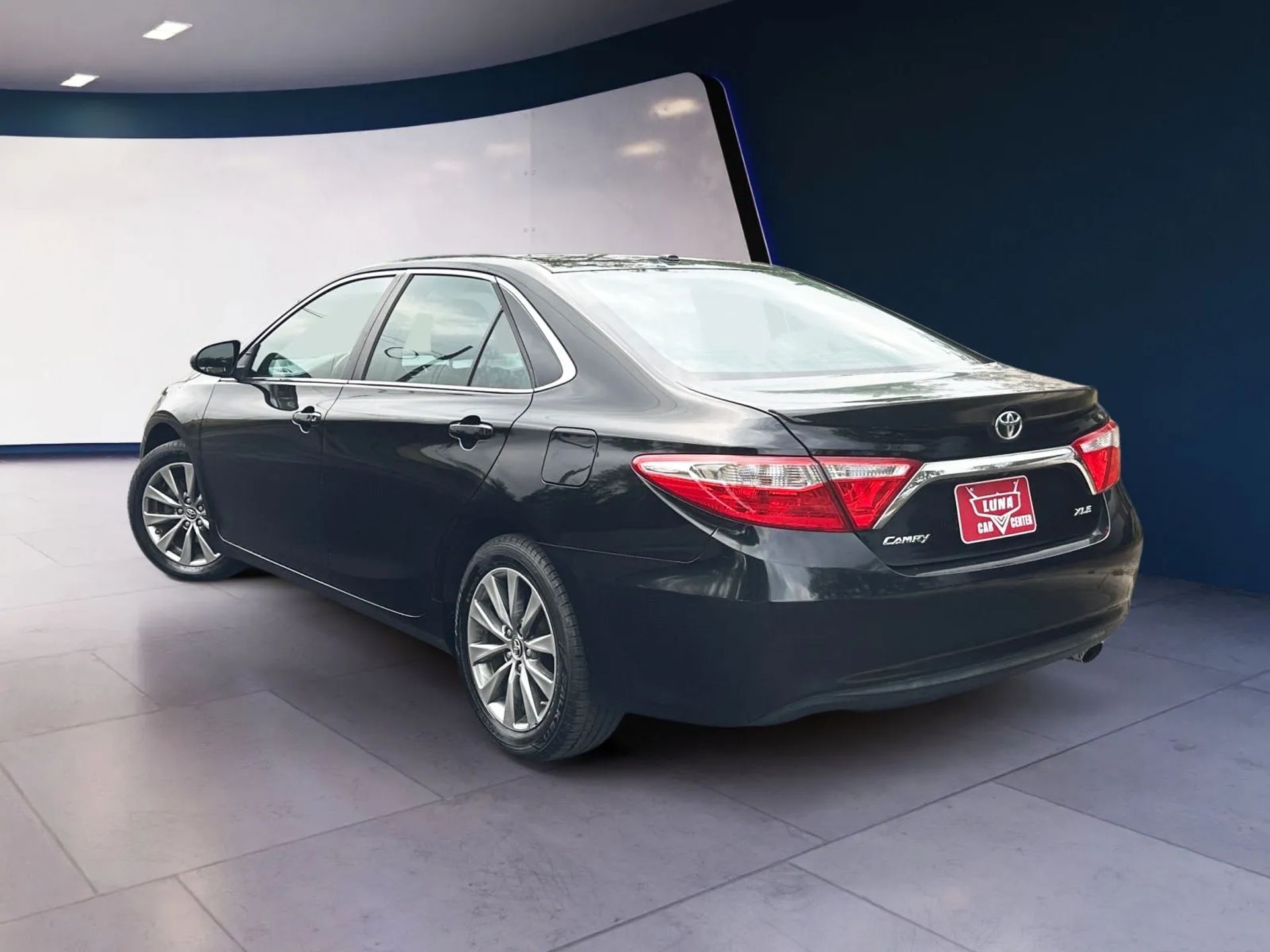 Toyota Camry 4dr Sdn I4 Auto XLE (Natl) 2015
