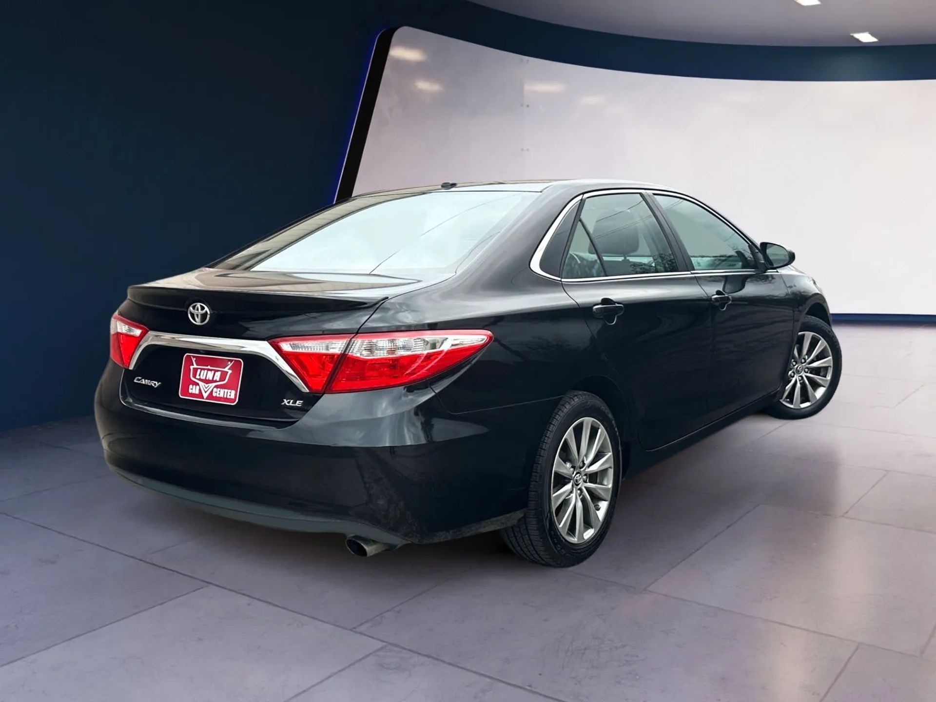 Toyota Camry 4dr Sdn I4 Auto XLE (Natl) 2015
