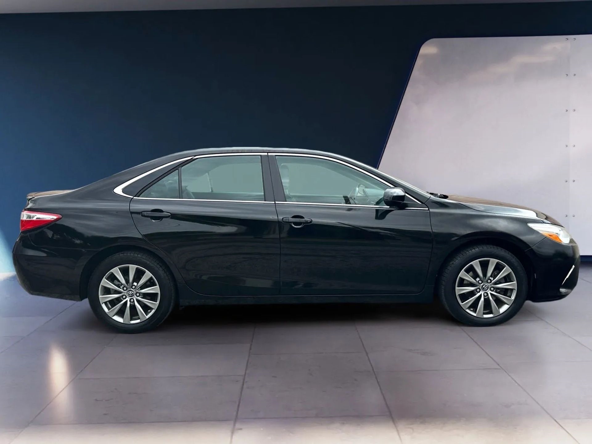Toyota Camry 4dr Sdn I4 Auto XLE (Natl) 2015