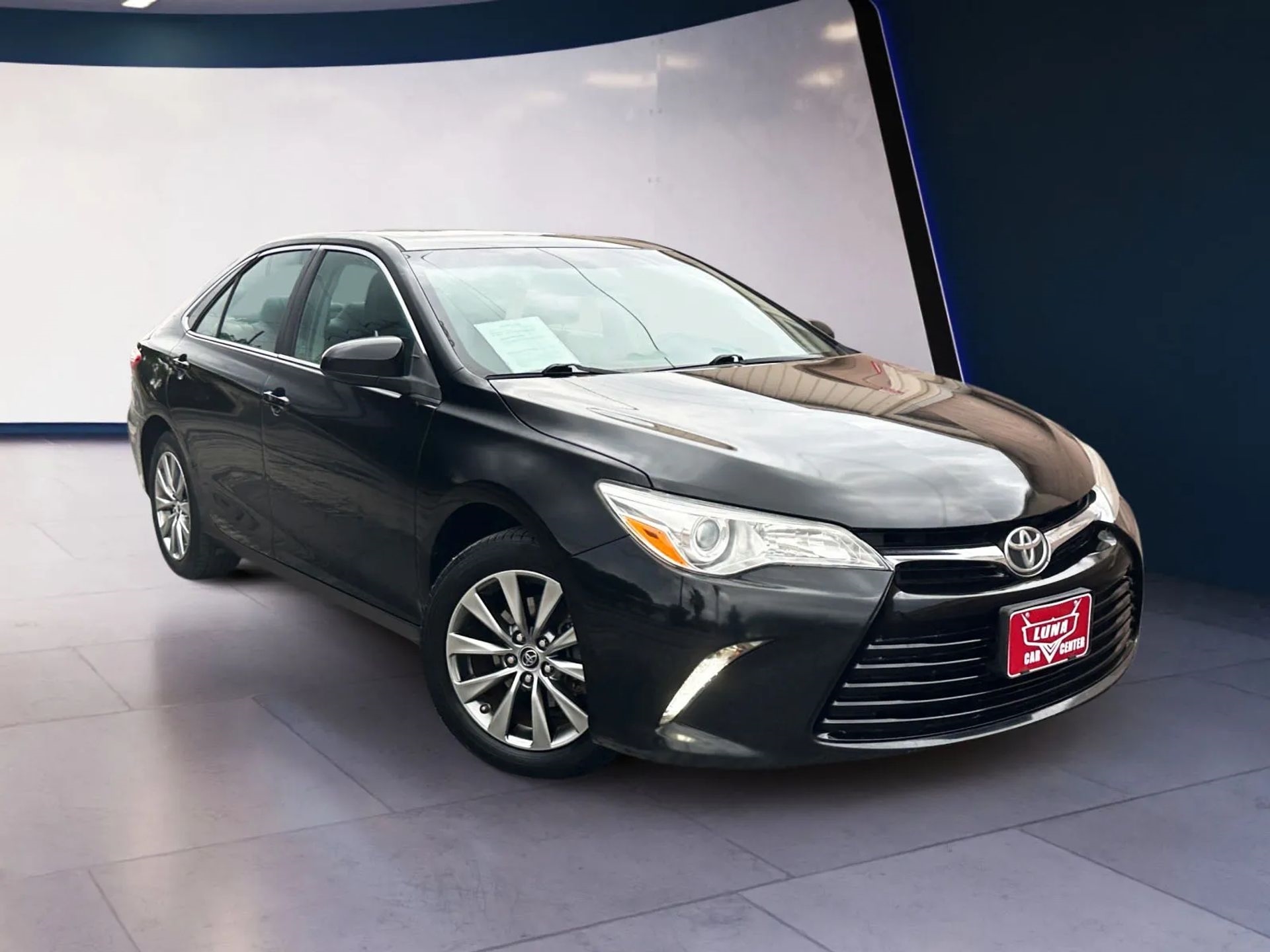 Toyota Camry 4dr Sdn I4 Auto XLE (Natl) 2015