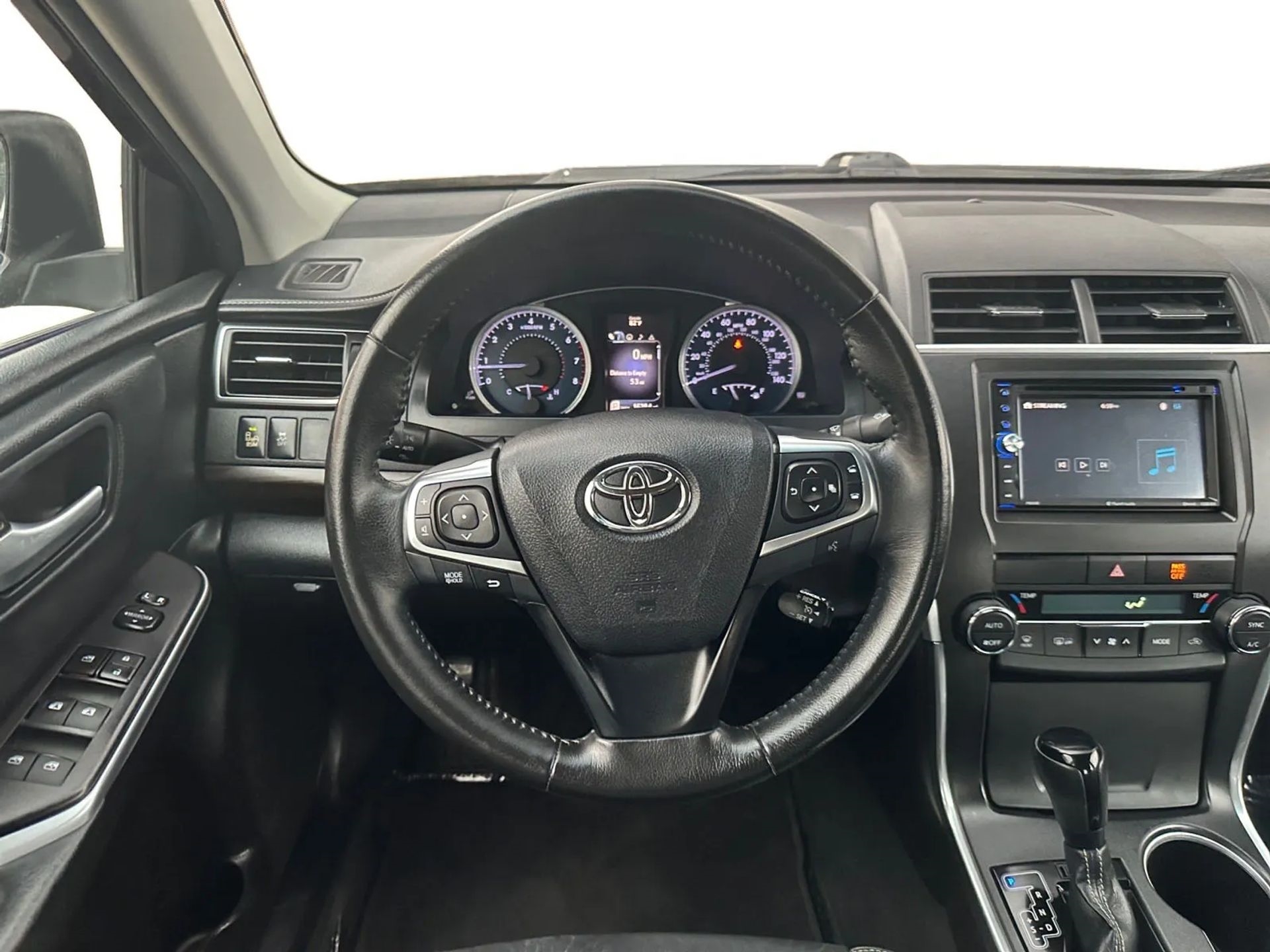 Toyota Camry 4dr Sdn I4 Auto XLE (Natl) 2015