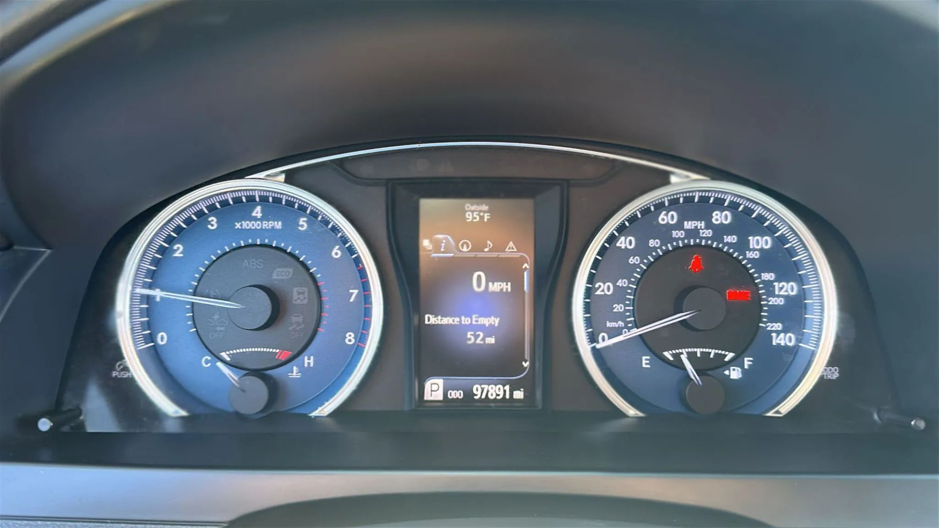 Toyota Camry 4dr Sdn I4 Auto XLE (Natl) 2015