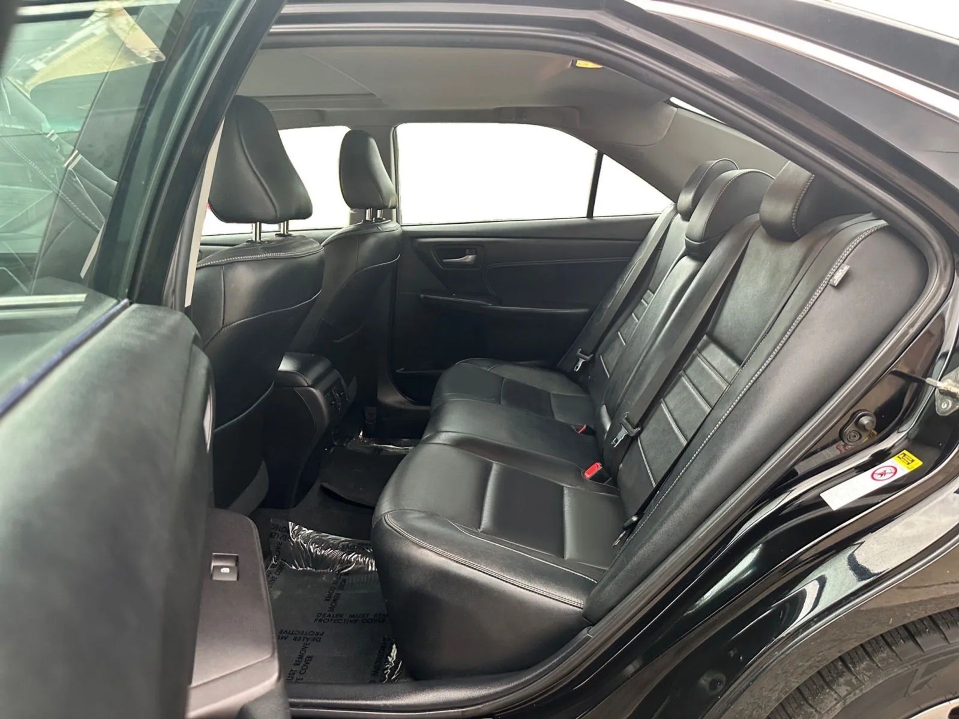 Toyota Camry 4dr Sdn I4 Auto XLE (Natl) 2015