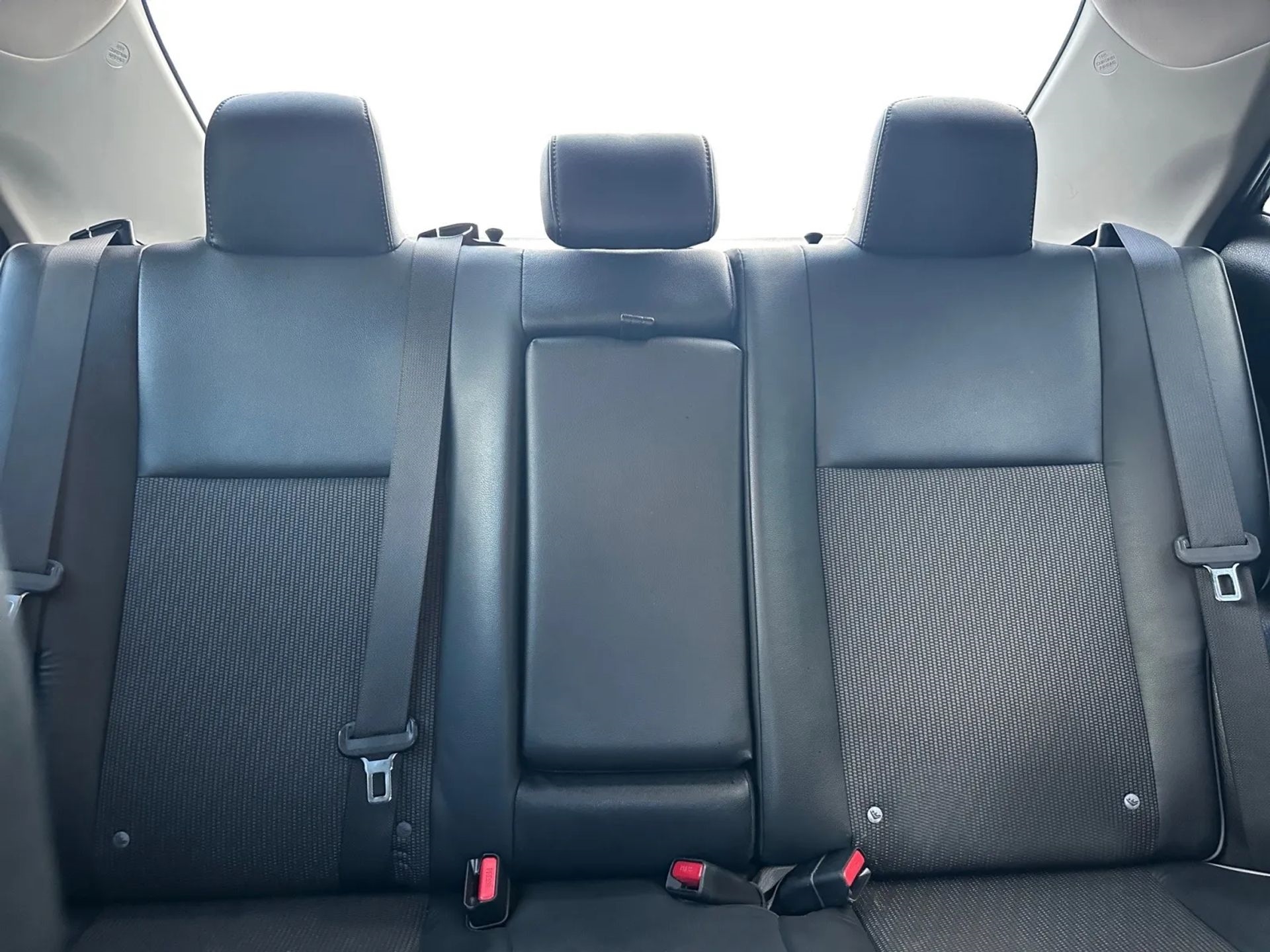 Toyota Corolla 4dr Sdn CVT LE Premium (Natl) 2015