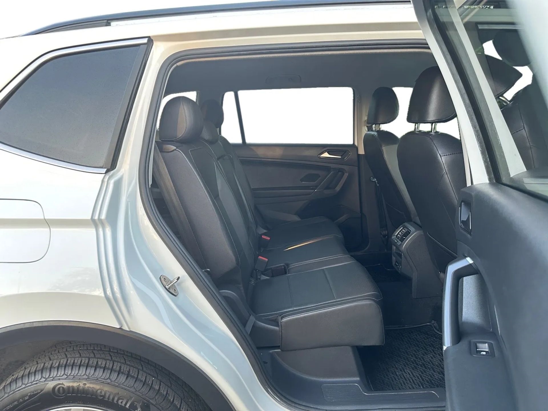 Volkswagen Tiguan 2.0T SEL FWD 2018