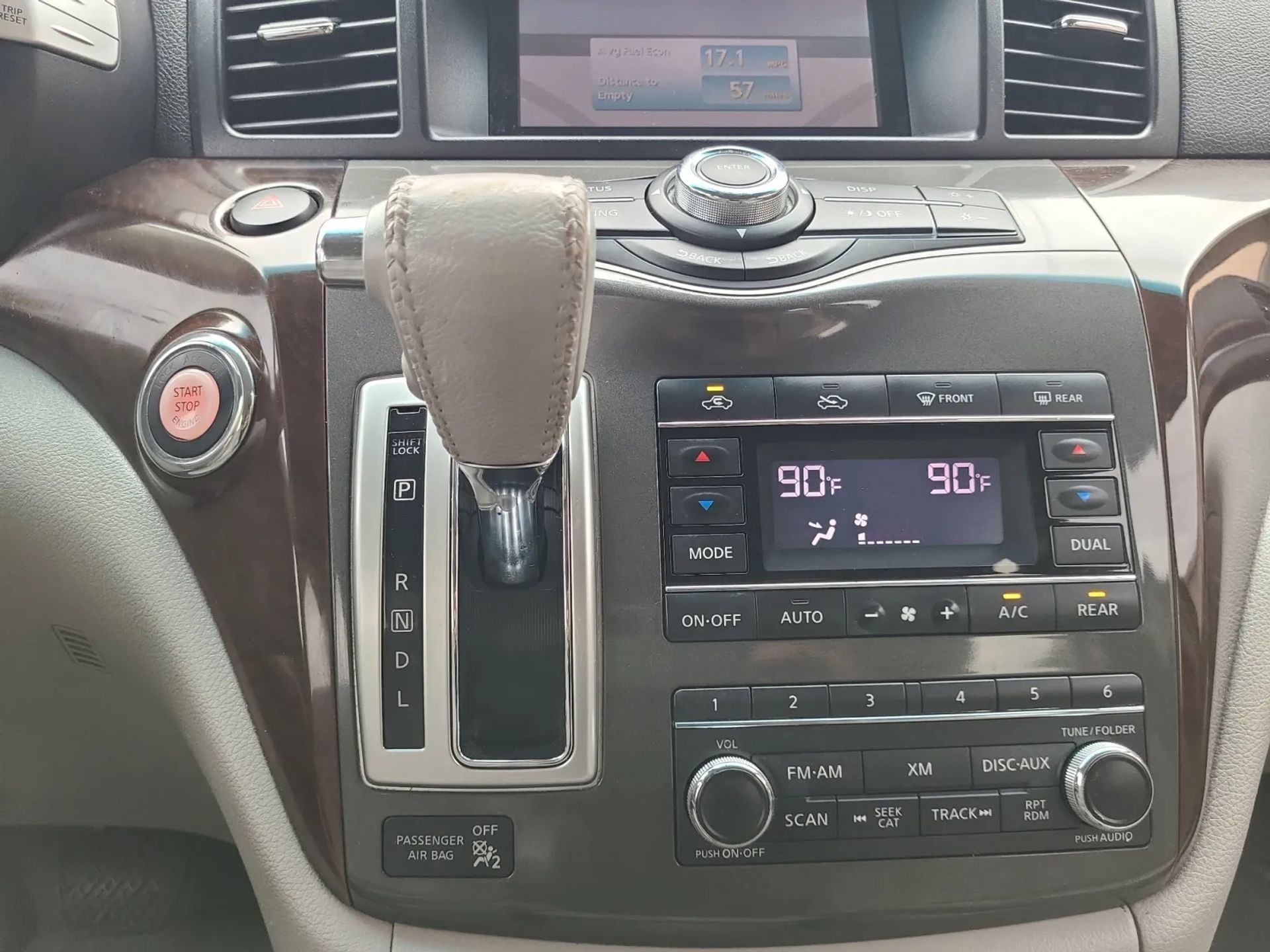 Nissan Quest 4dr SL 2015