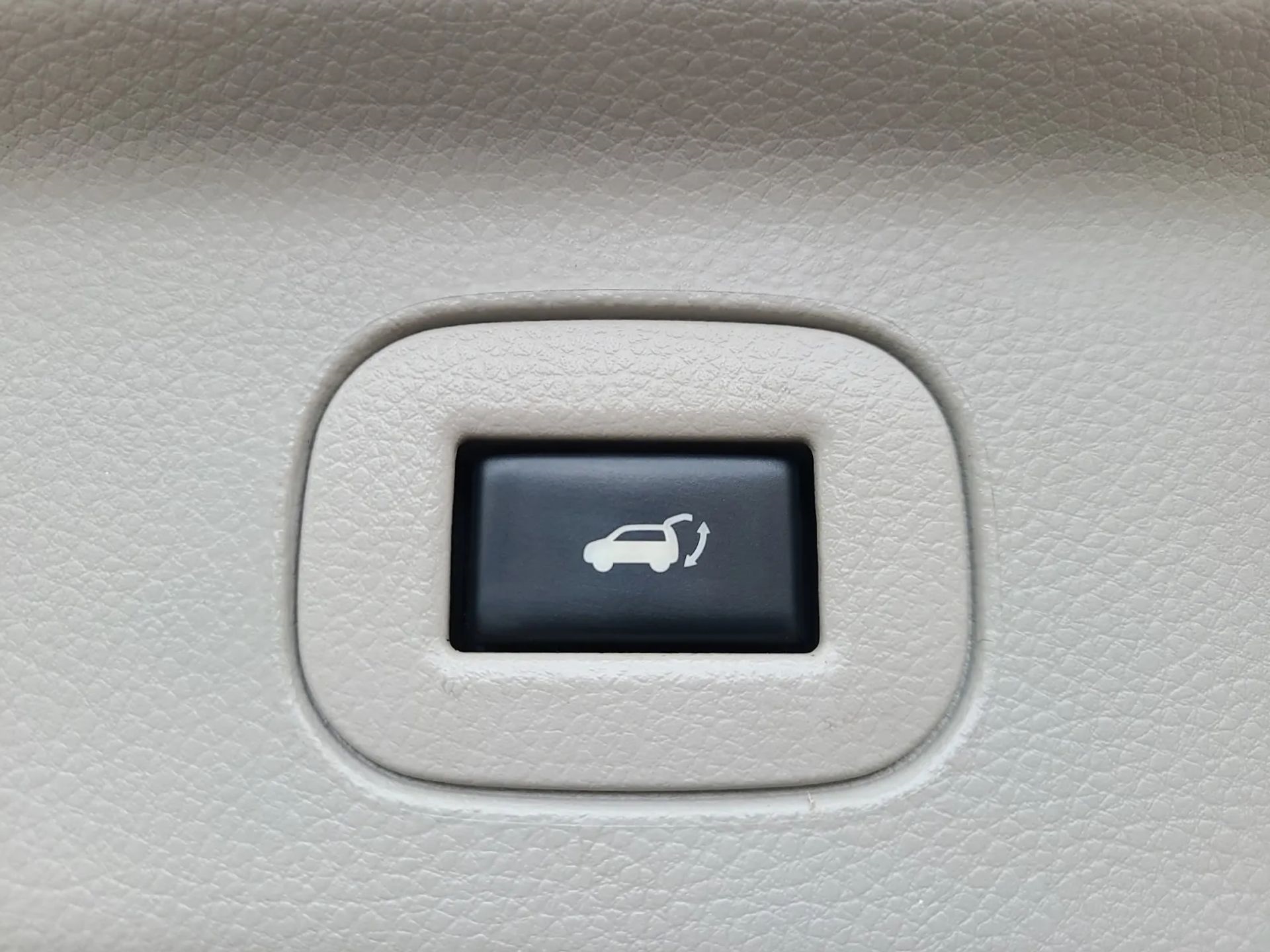 Nissan Quest 4dr SL 2015