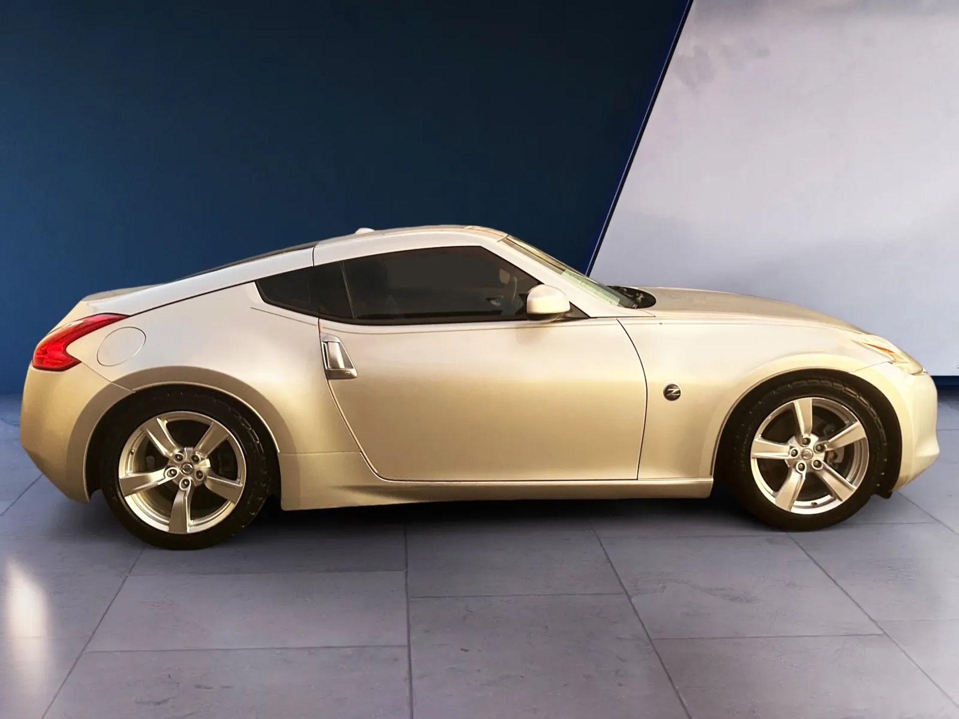Nissan 370Z 2dr Cpe Auto Touring 2010