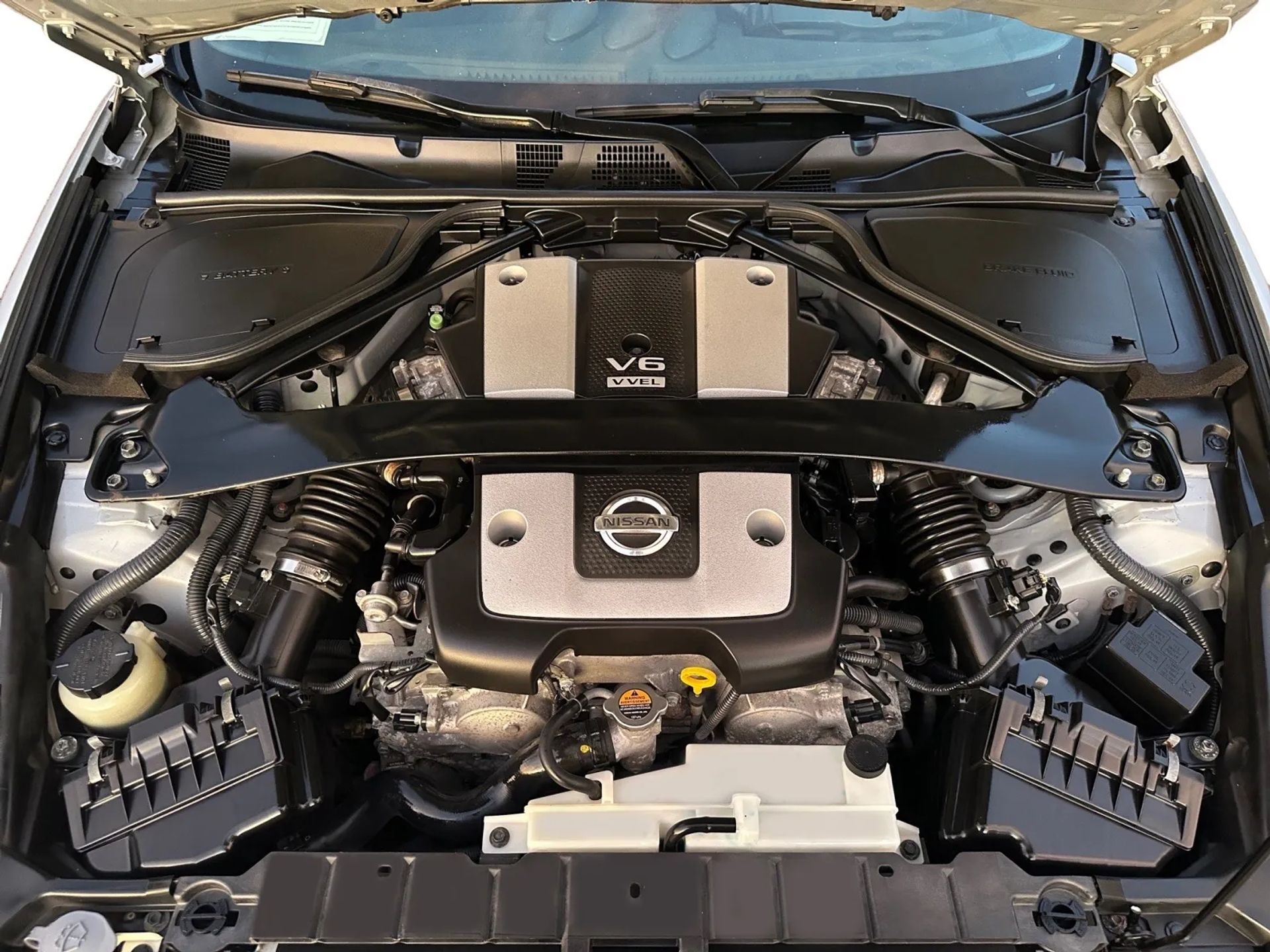Nissan 370Z 2dr Cpe Auto Touring 2010