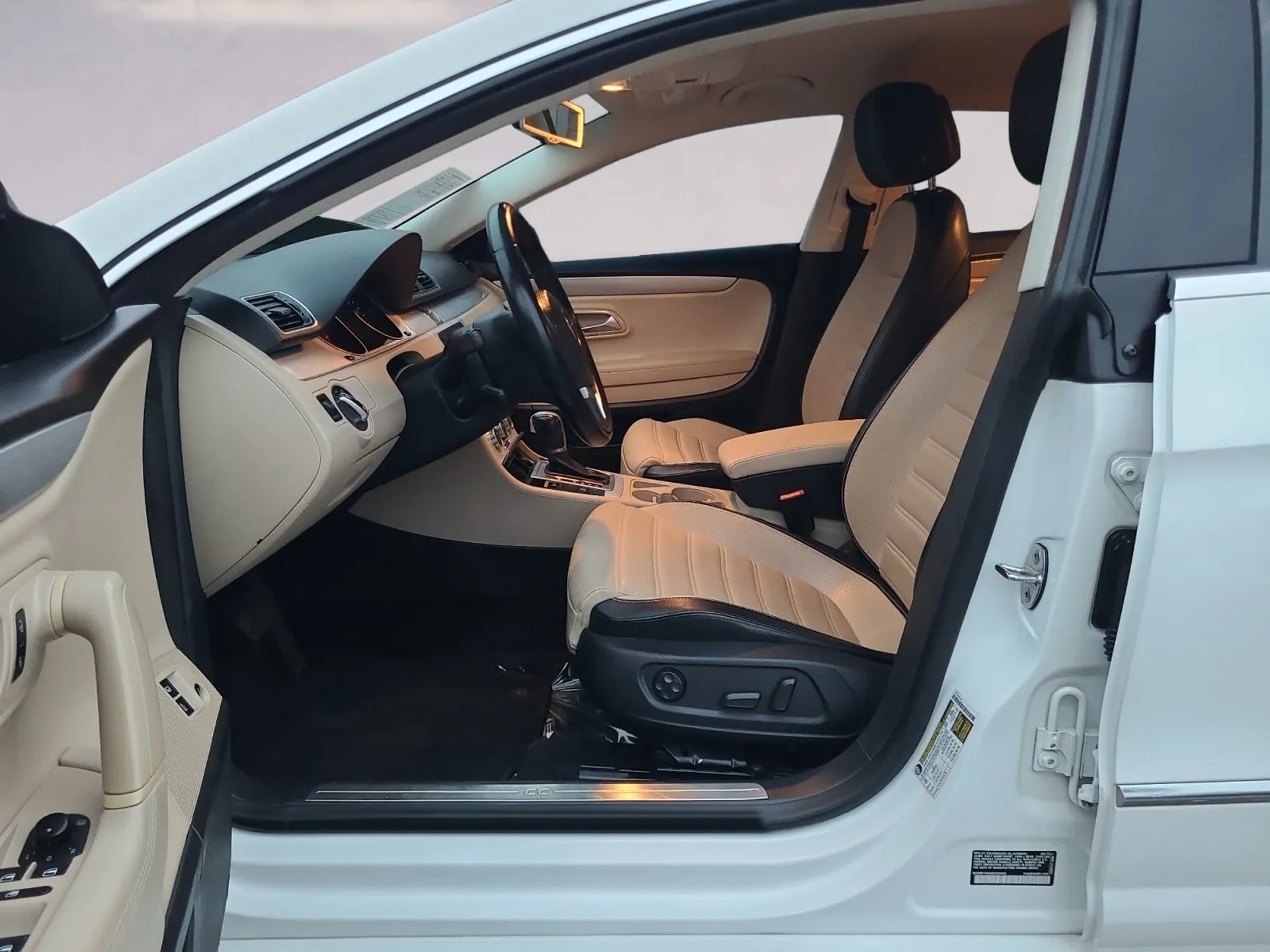 Volkswagen CC 4dr Sdn DSG R-Line PZEV 2014