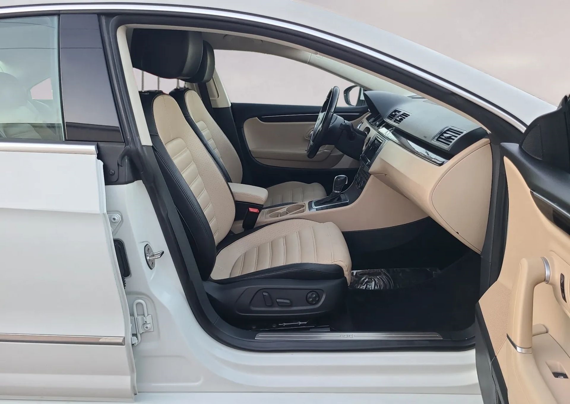 Volkswagen CC 2.0T Sport DSG PZEV 2017