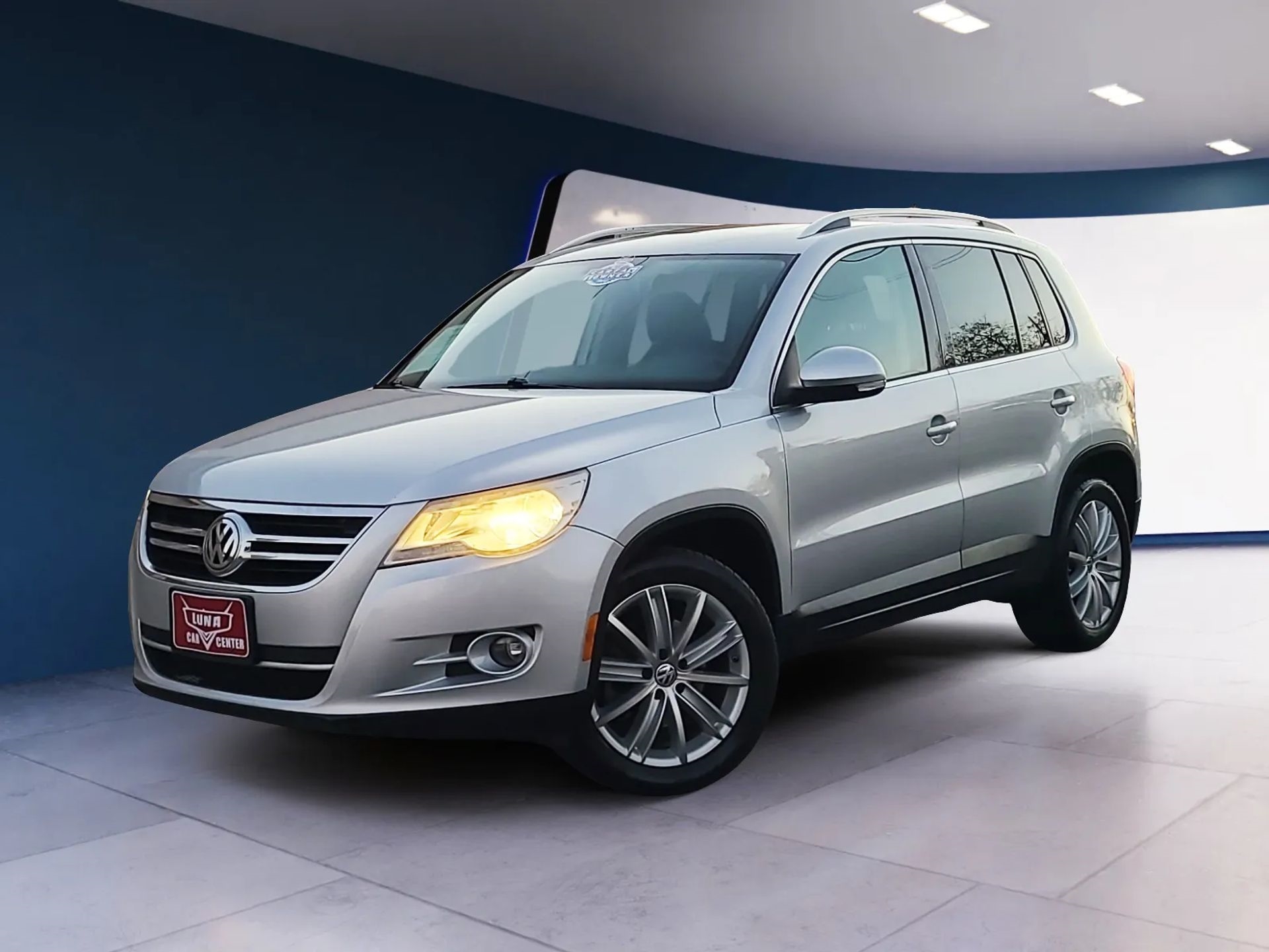 Volkswagen Tiguan 2WD 4dr SE w/Sunroof & Navi 2011