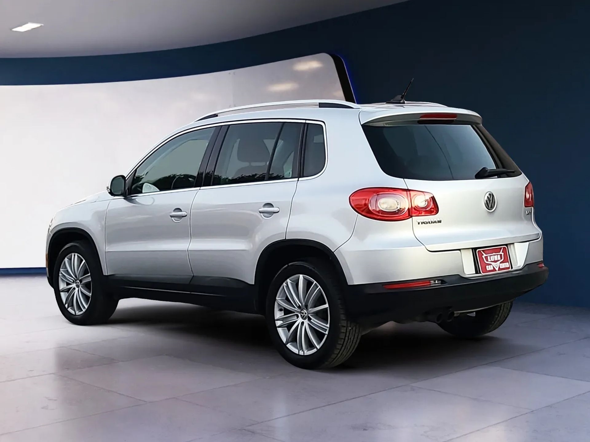 Volkswagen Tiguan 2WD 4dr SE w/Sunroof & Navi 2011