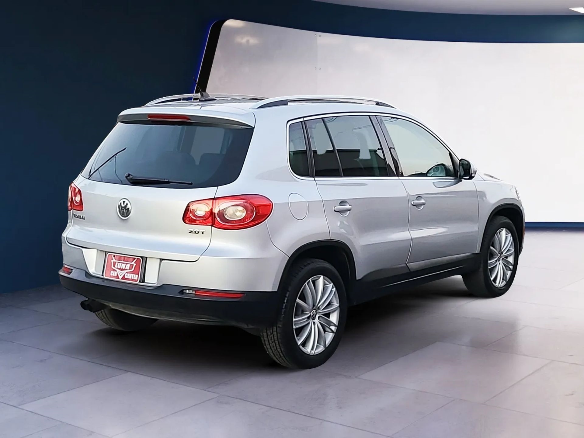 Volkswagen Tiguan 2WD 4dr SE w/Sunroof & Navi 2011