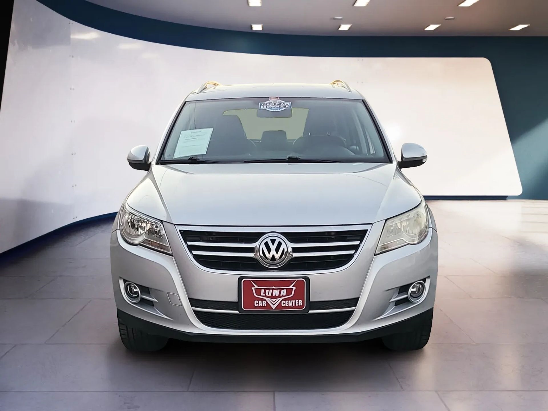 Volkswagen Tiguan 2WD 4dr SE w/Sunroof & Navi 2011