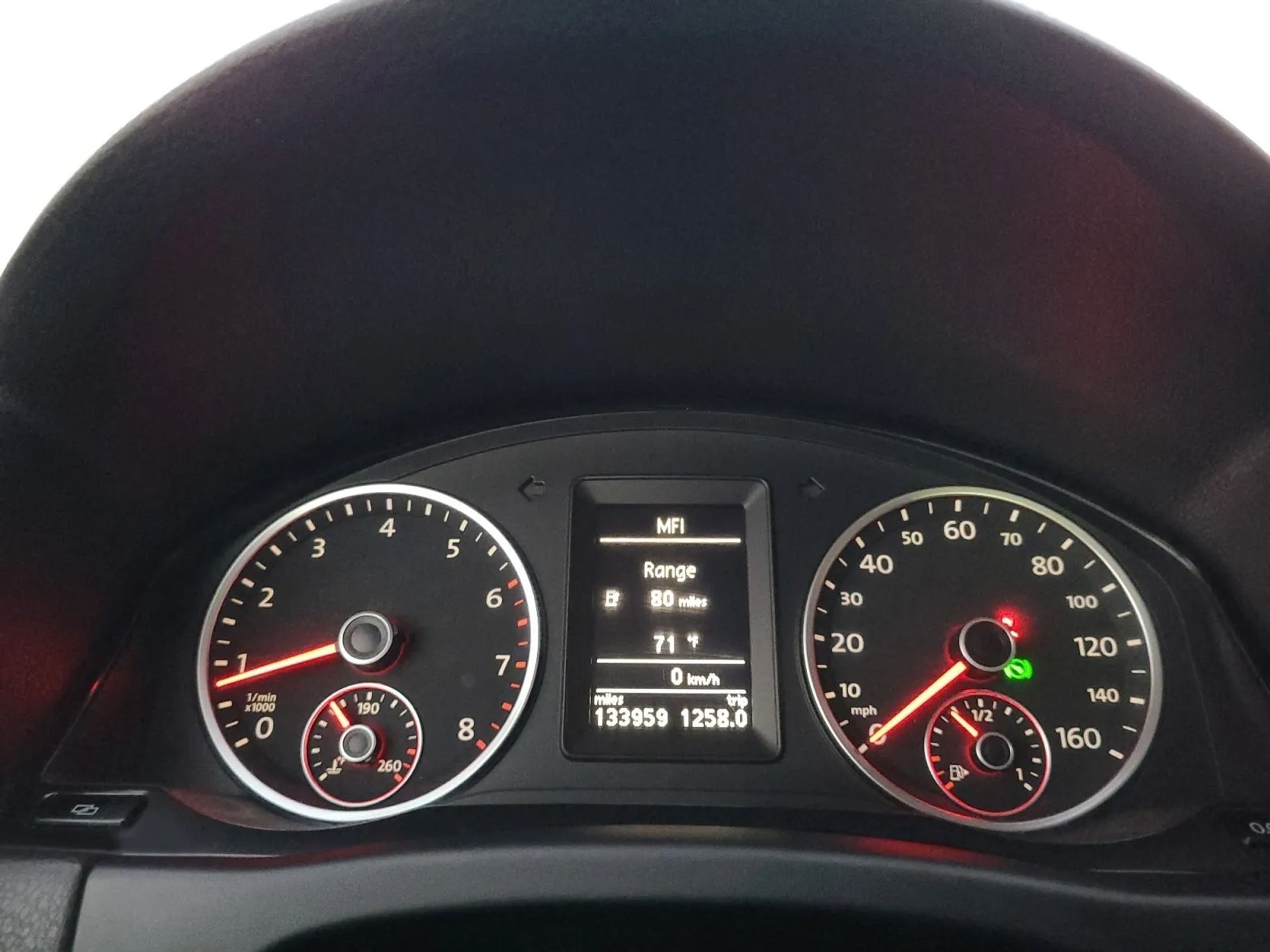 Volkswagen Tiguan 2WD 4dr SE w/Sunroof & Navi 2011
