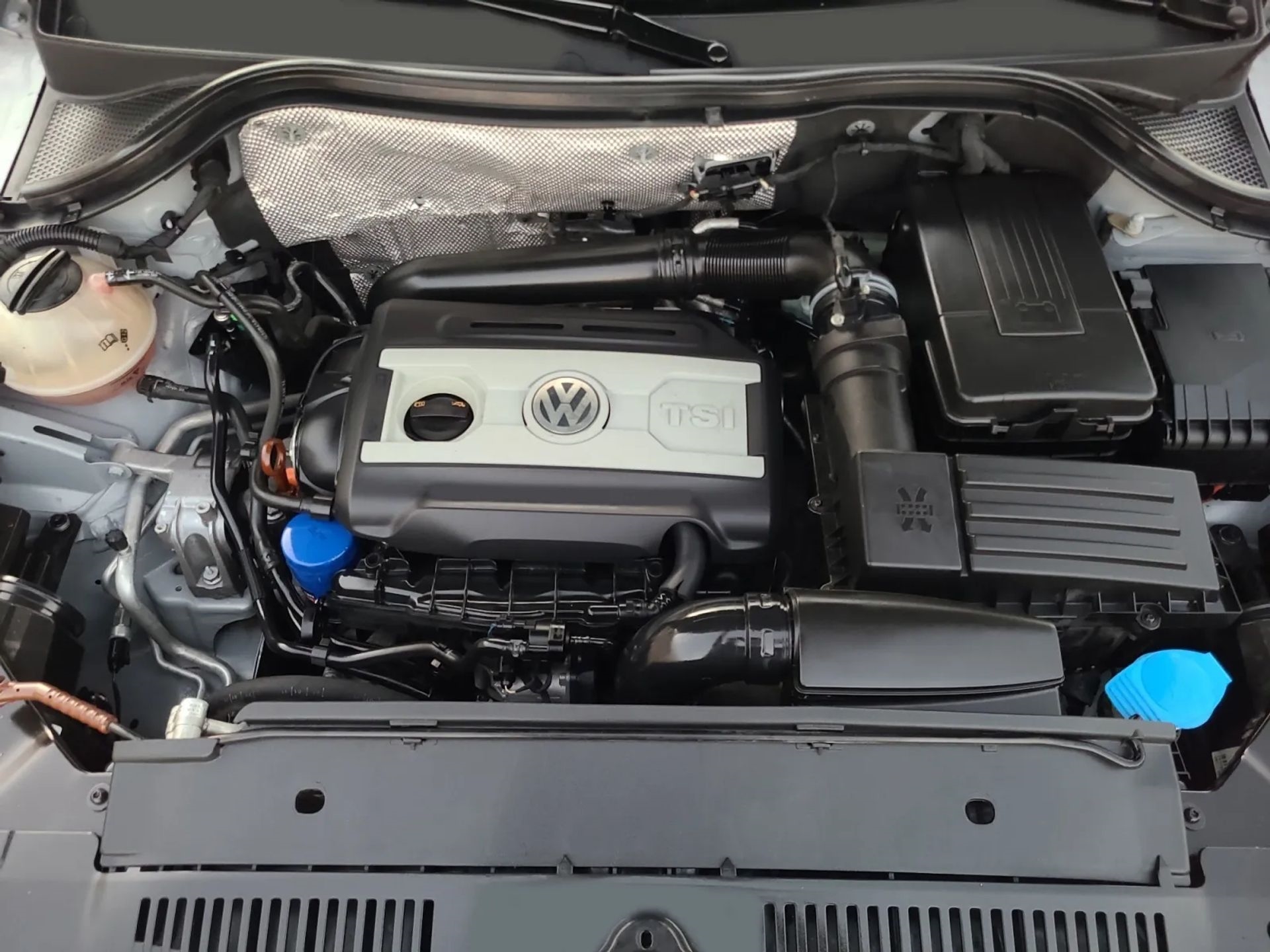 Volkswagen Tiguan 2WD 4dr SE w/Sunroof & Navi 2011