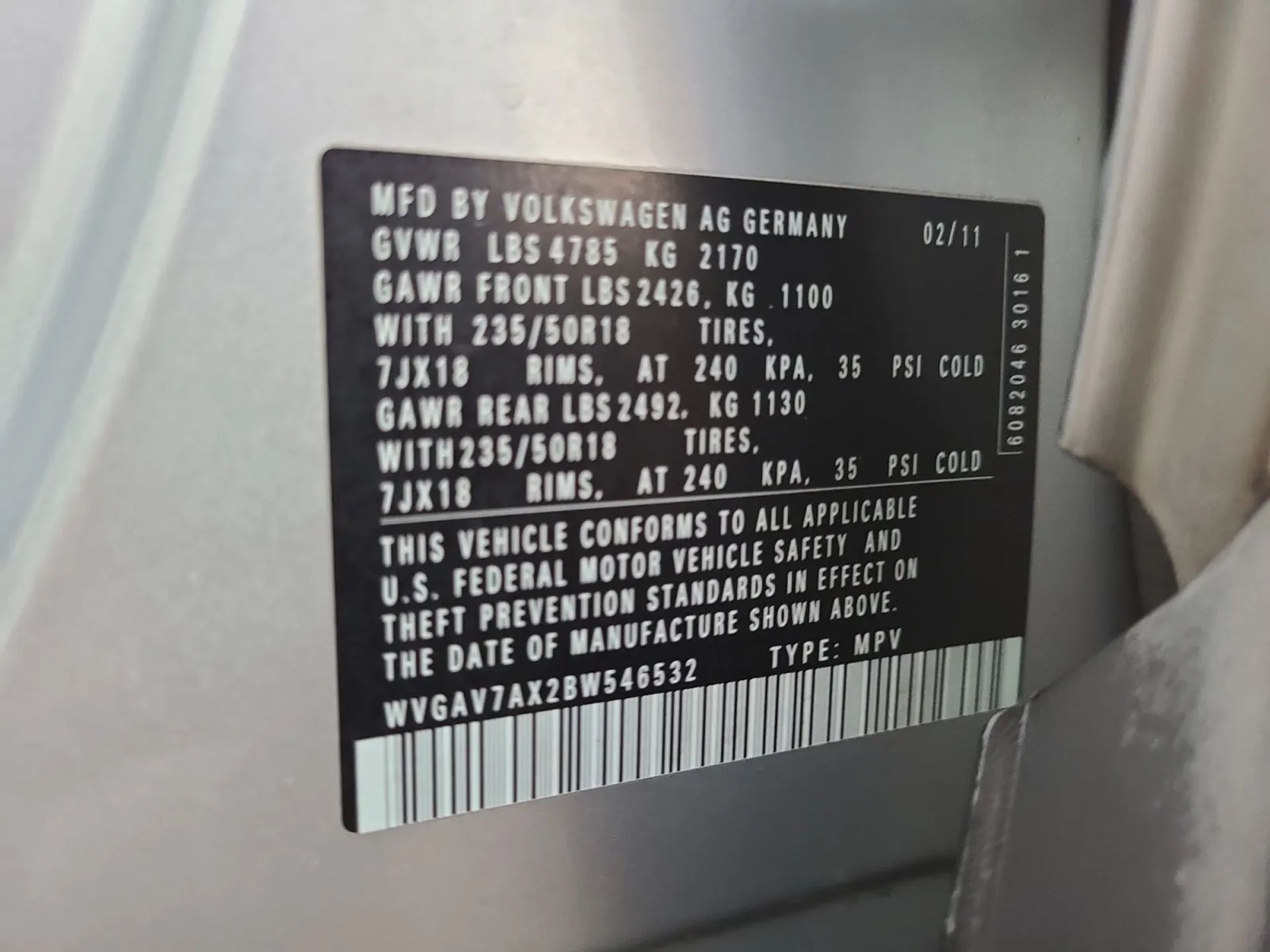 Volkswagen Tiguan 2WD 4dr SE w/Sunroof & Navi 2011