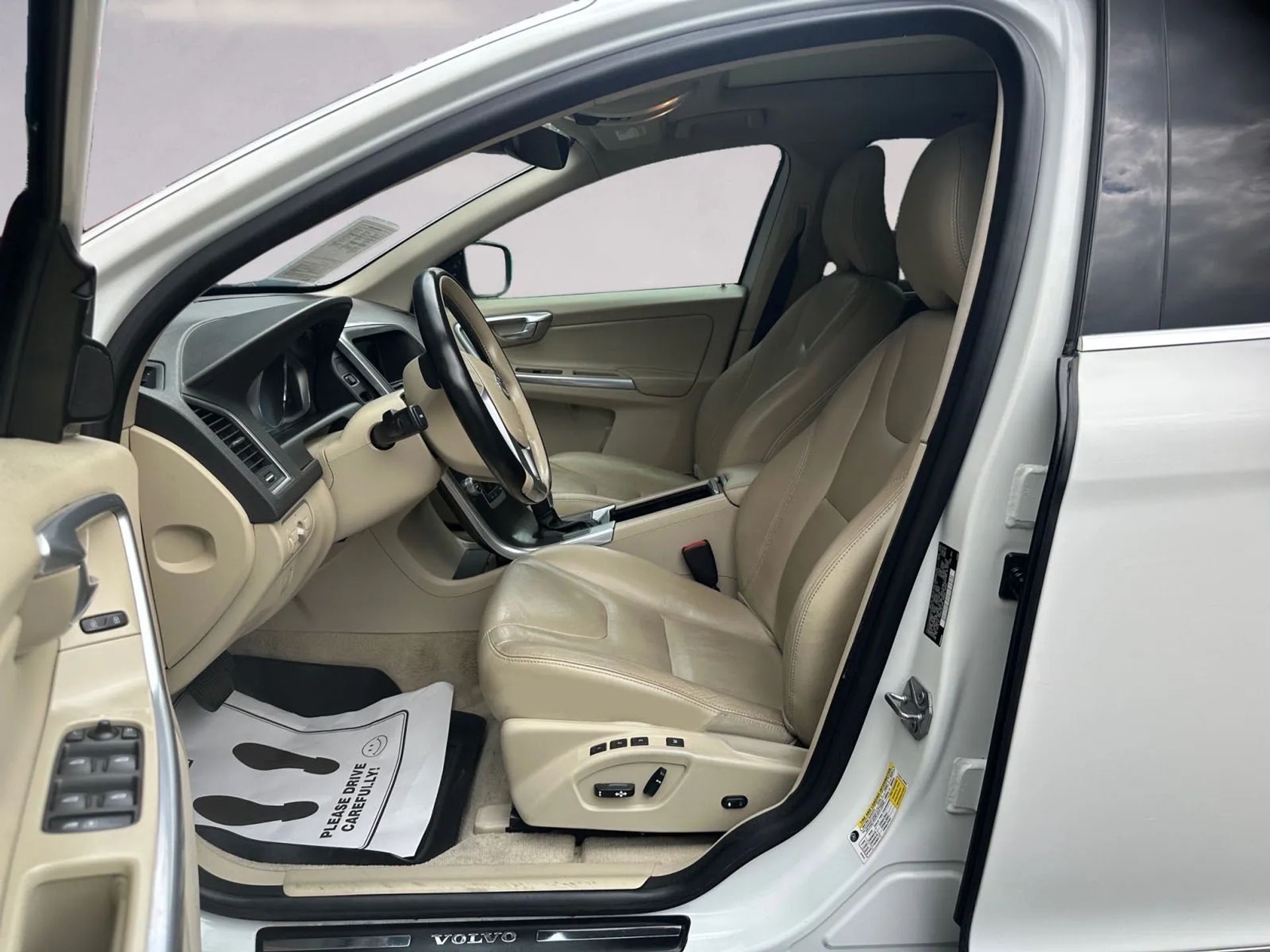 Volvo XC60 2015.5 FWD 4dr T5 Drive-E Premier 2015