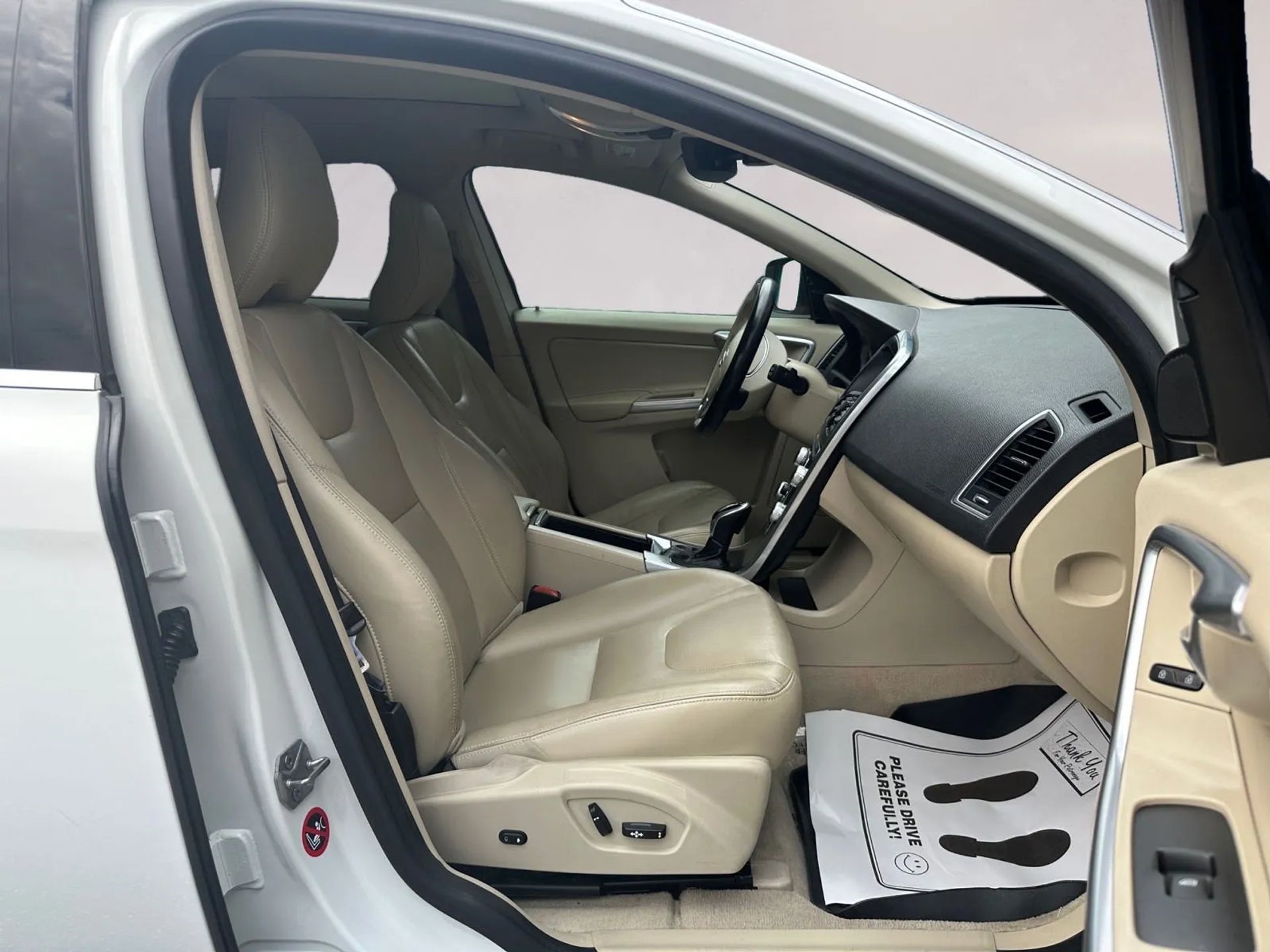 Volvo XC60 2015.5 FWD 4dr T5 Drive-E Premier 2015