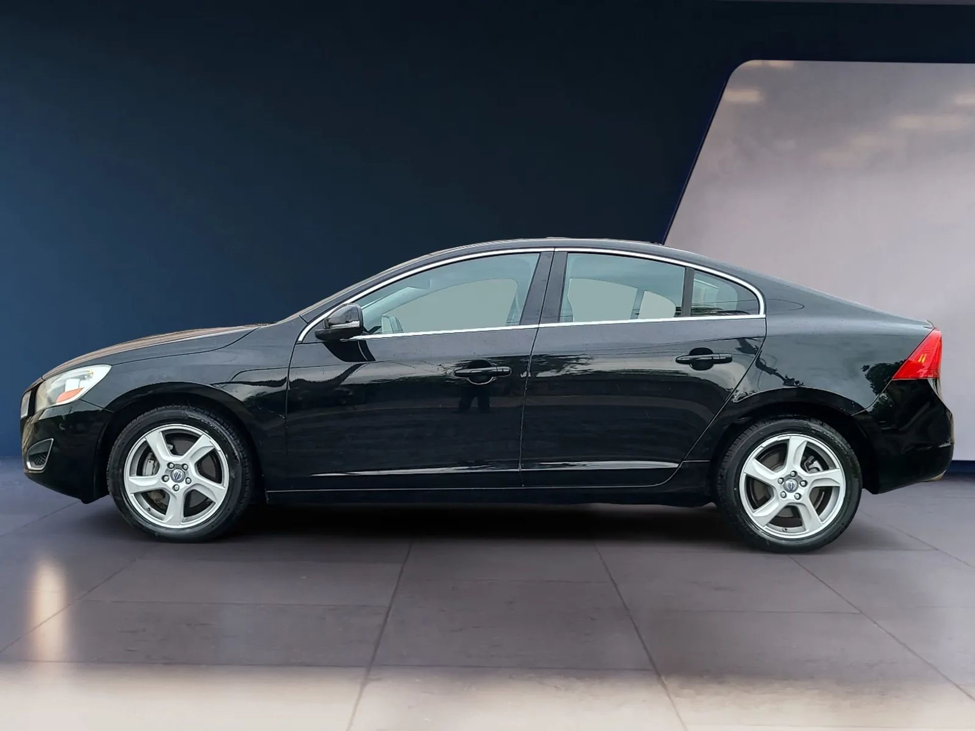 Volvo S60 FWD 4dr Sdn T5 2012