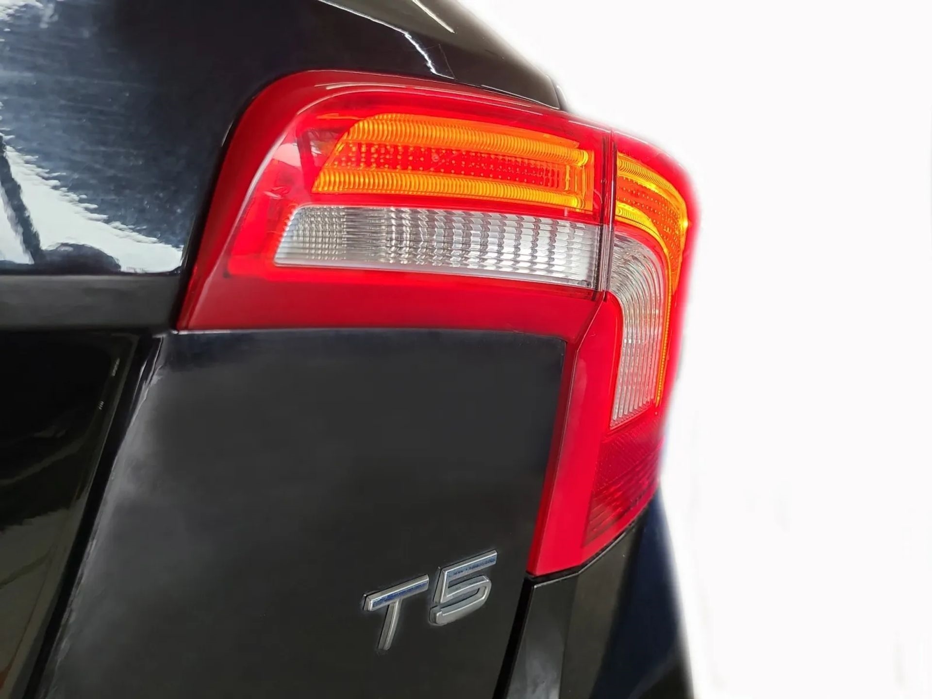 Volvo S60 FWD 4dr Sdn T5 2012