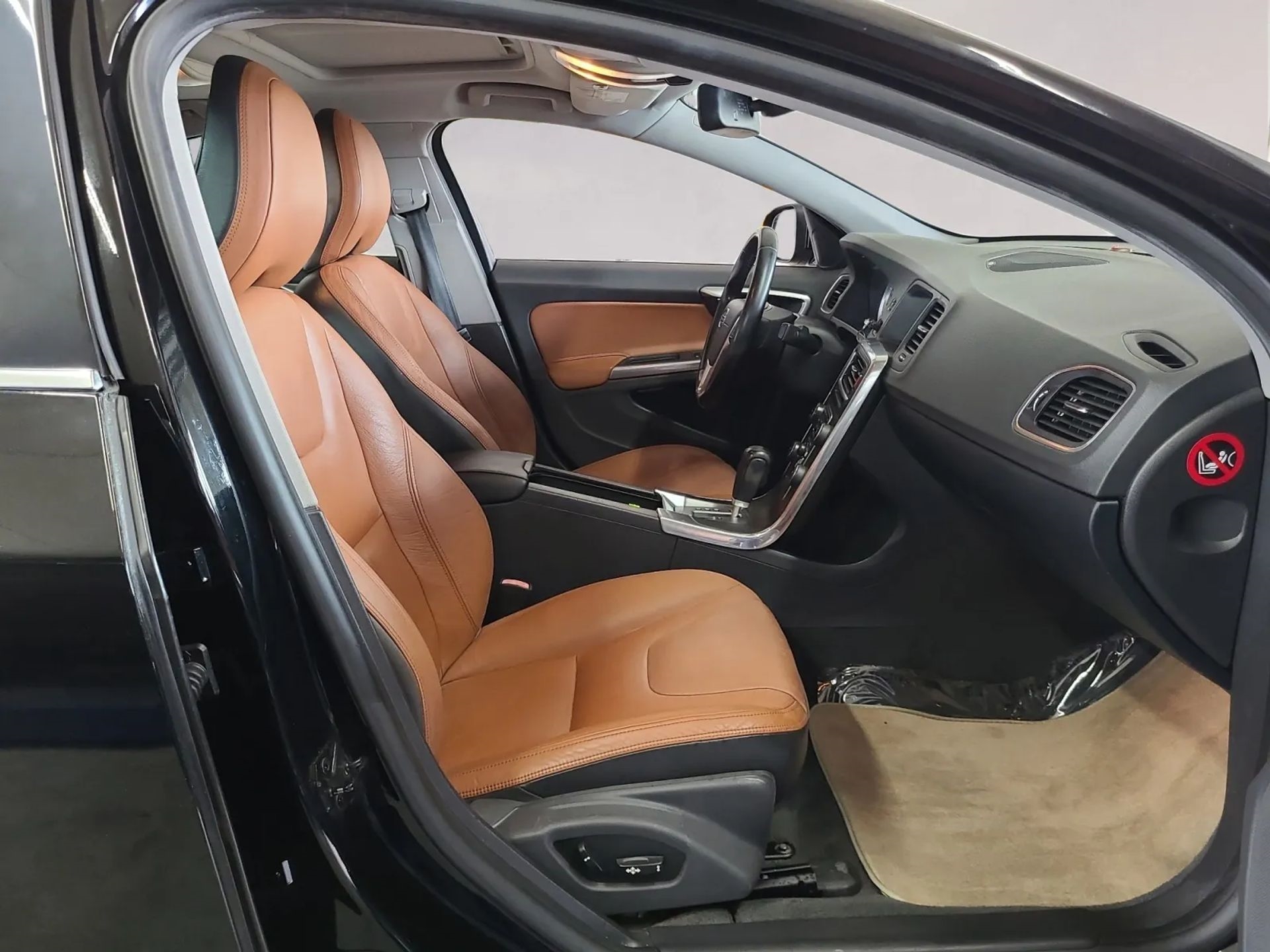 Volvo S60 FWD 4dr Sdn T5 2012