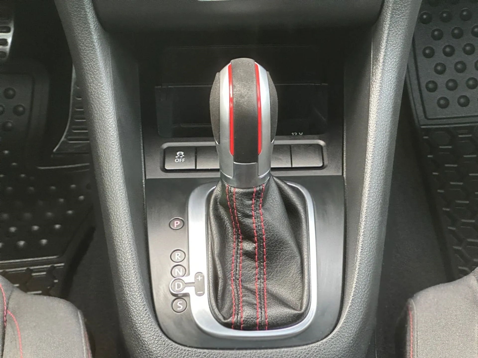 Volkswagen GTI 4dr HB DSG 2012