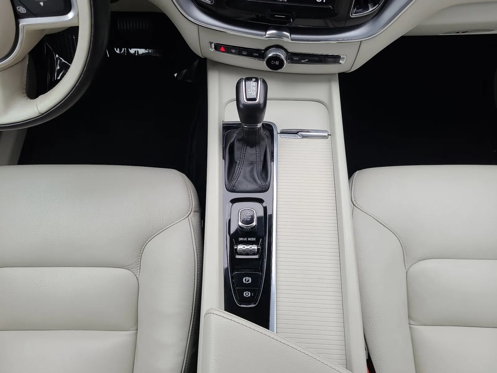 Volvo XC60 T5 AWD Momentum 2020