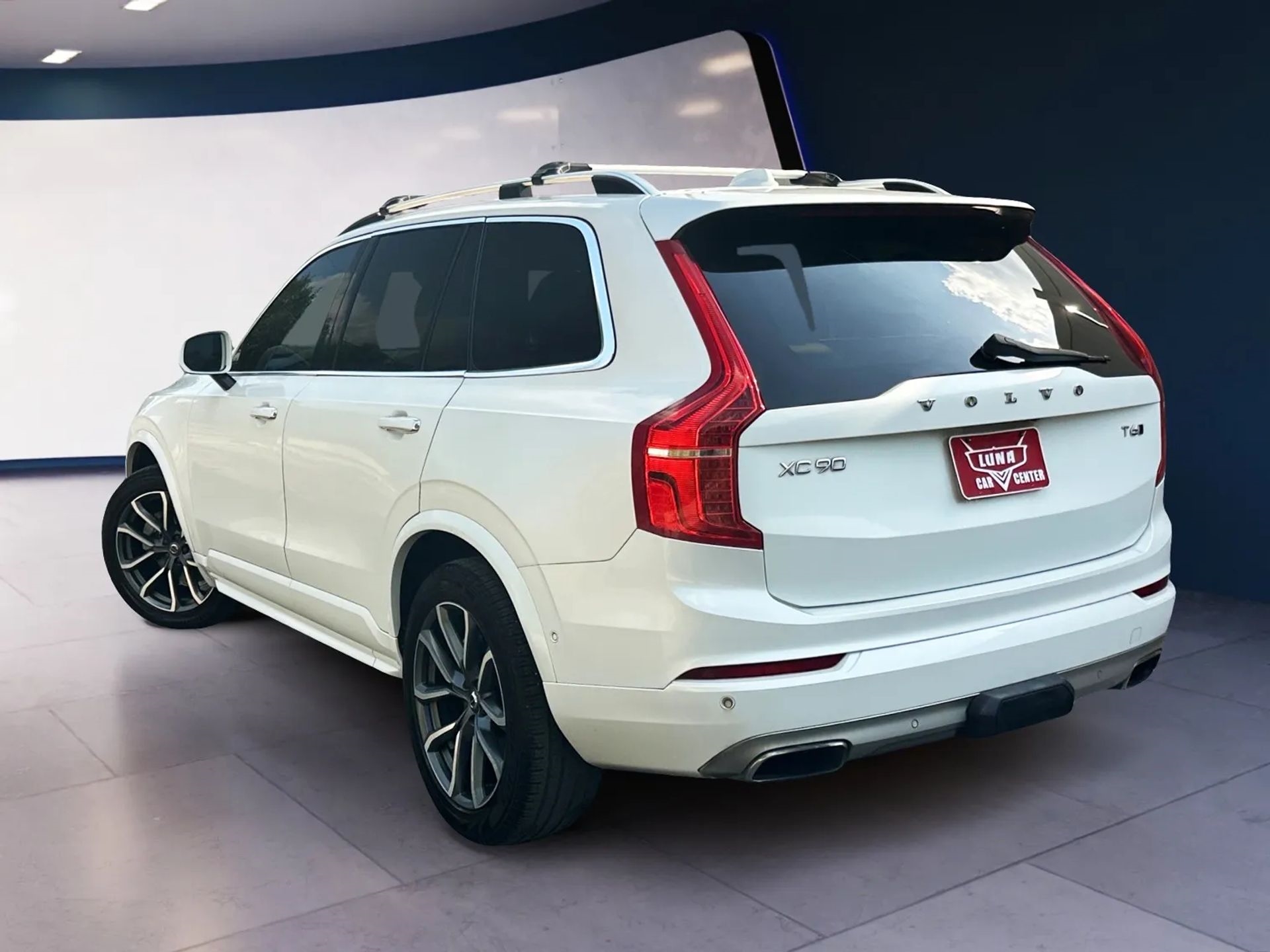 Volvo XC90 T6 AWD 7-Passenger Momentum 2017