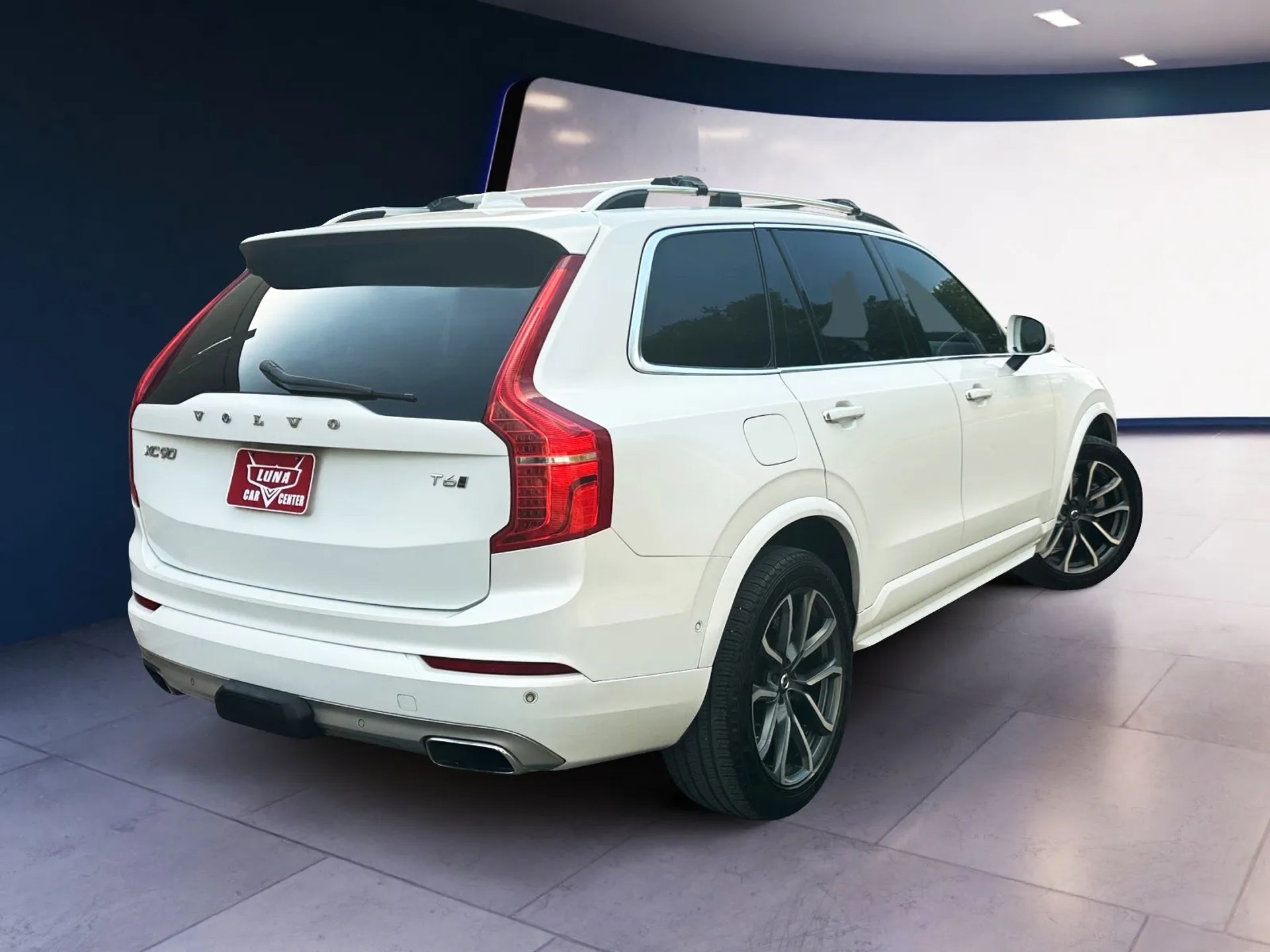 Volvo XC90 T6 AWD 7-Passenger Momentum 2017