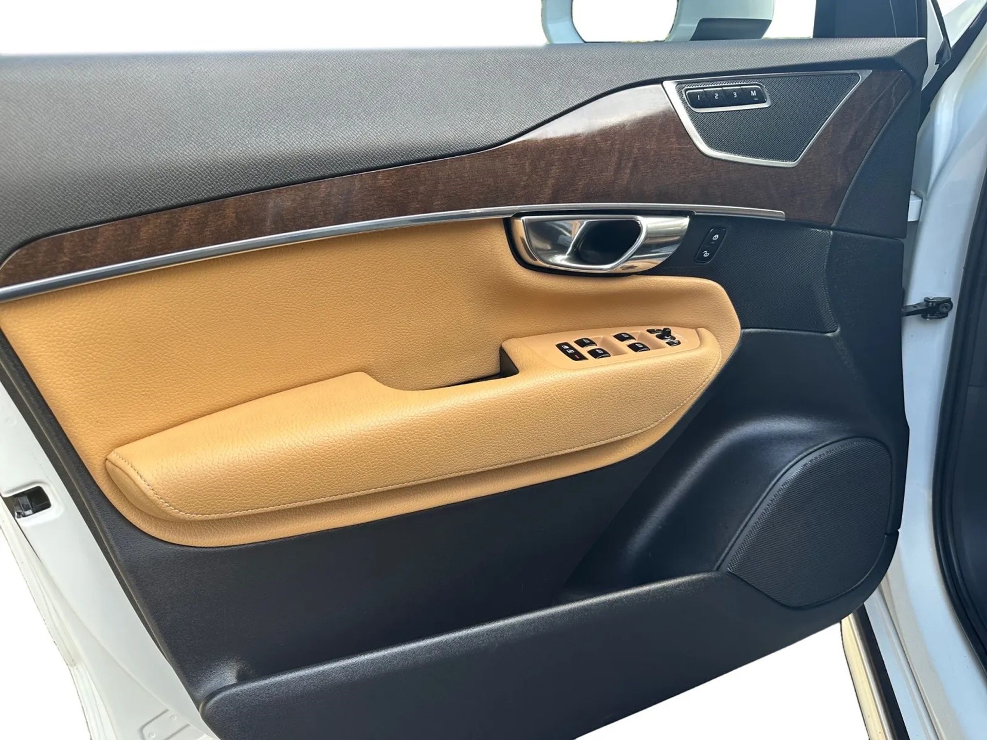 Volvo XC90 T6 AWD 7-Passenger Momentum 2017