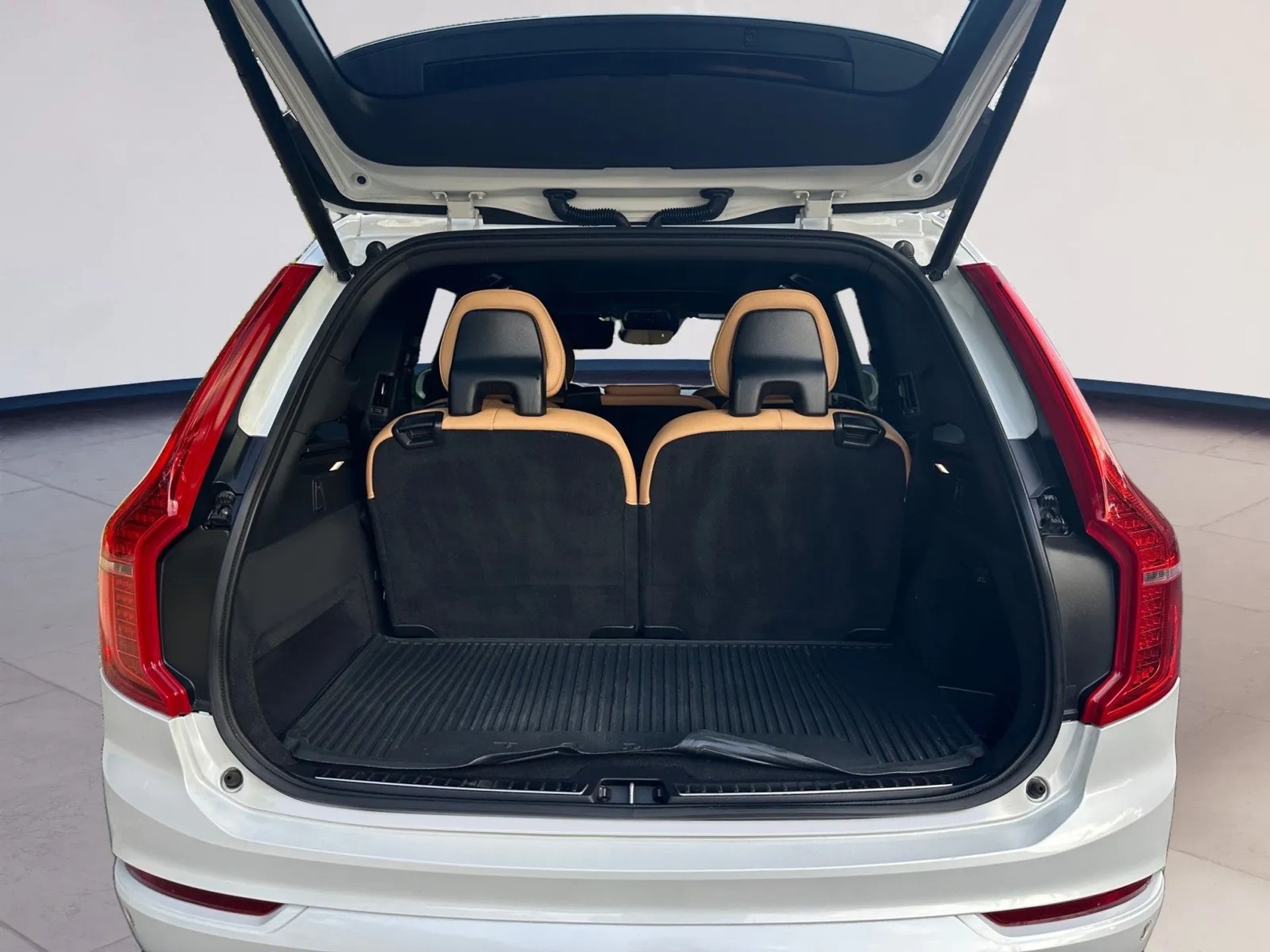 Volvo XC90 T6 AWD 7-Passenger Momentum 2017