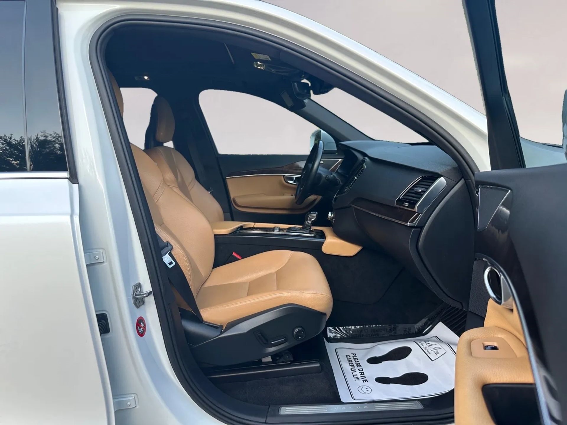 Volvo XC90 T6 AWD 7-Passenger Momentum 2017