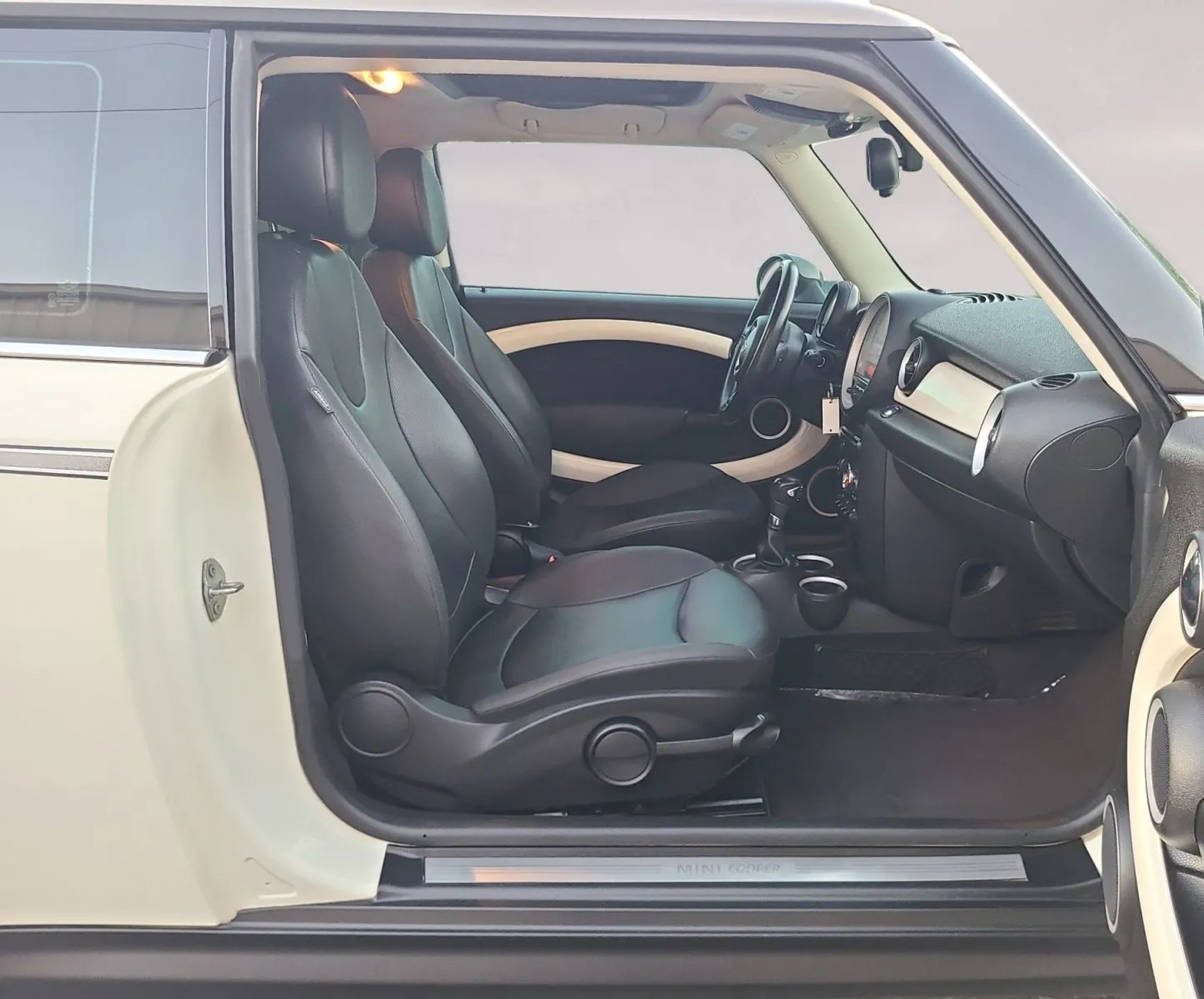 MINI Cooper Hardtop 2dr Cpe 2013