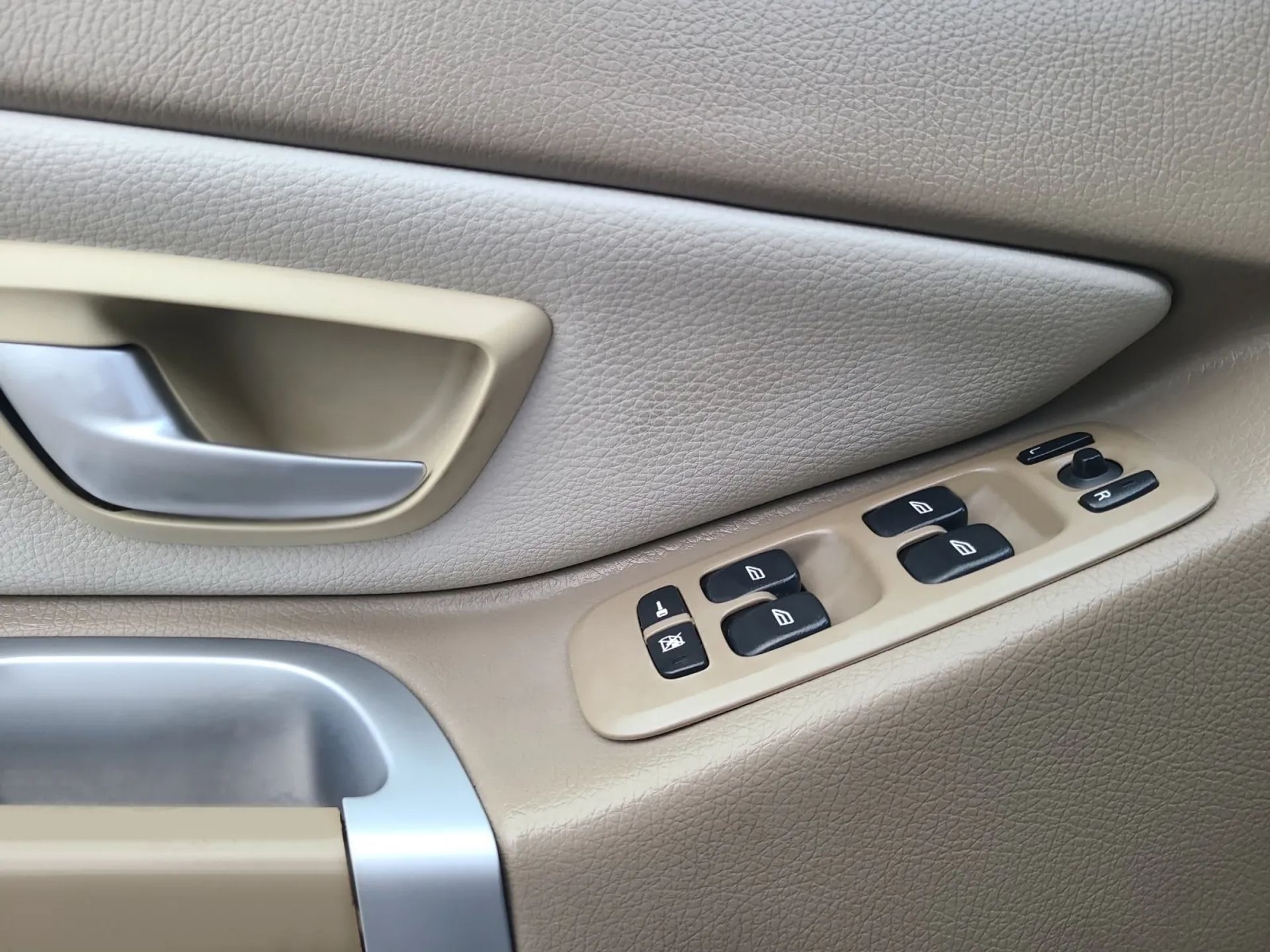 Volvo XC90 FWD 4dr I6 w/Snrf/3rd Row 2008