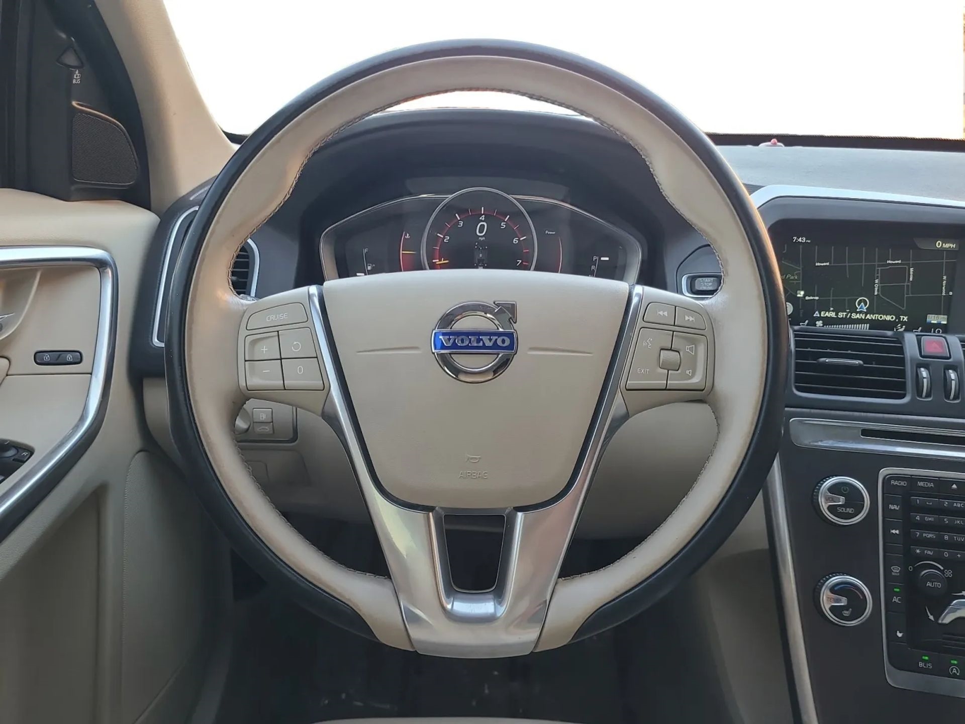Volvo XC60 FWD 4dr T5 Drive-E Premier 2016