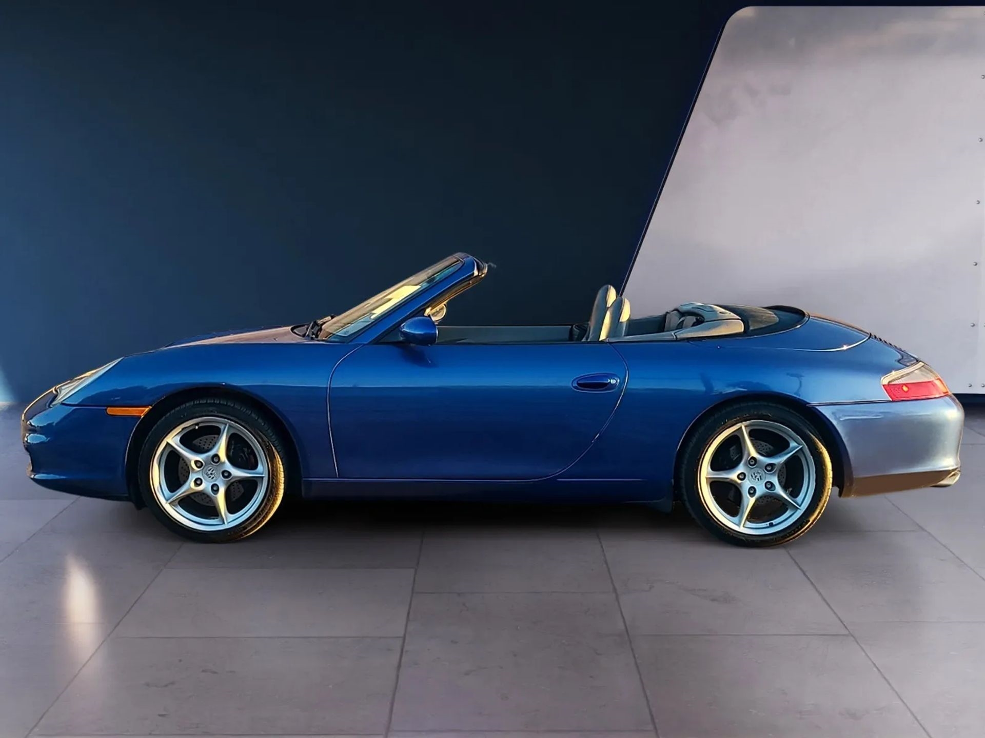 Porsche 911 Carrera 2dr Carrera Cabriolet 6-Spd Manual 2003