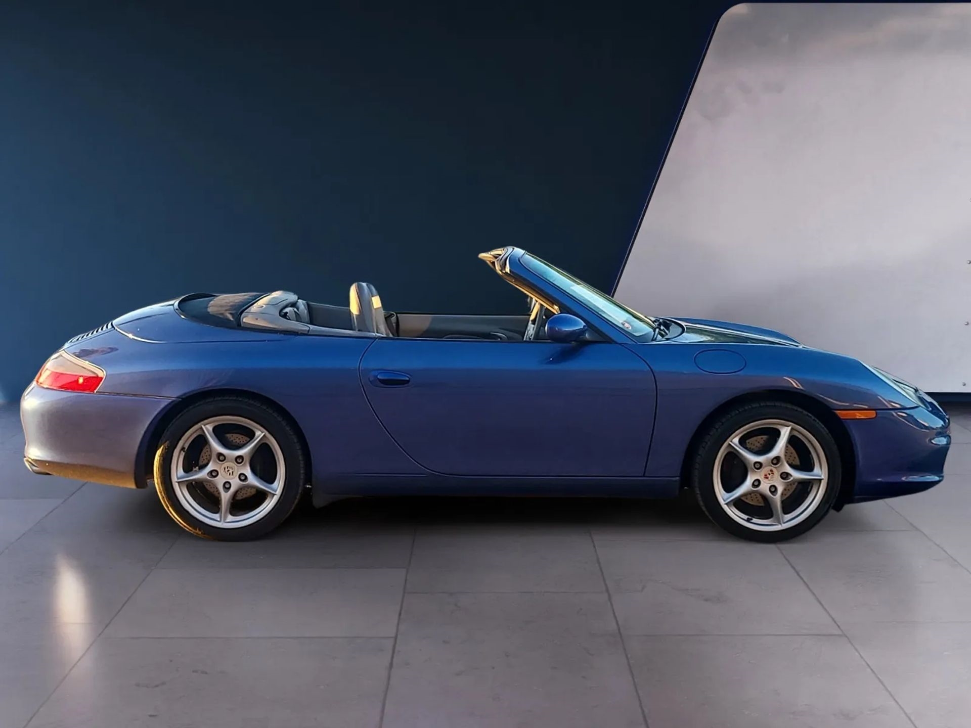 Porsche 911 Carrera 2dr Carrera Cabriolet 6-Spd Manual 2003