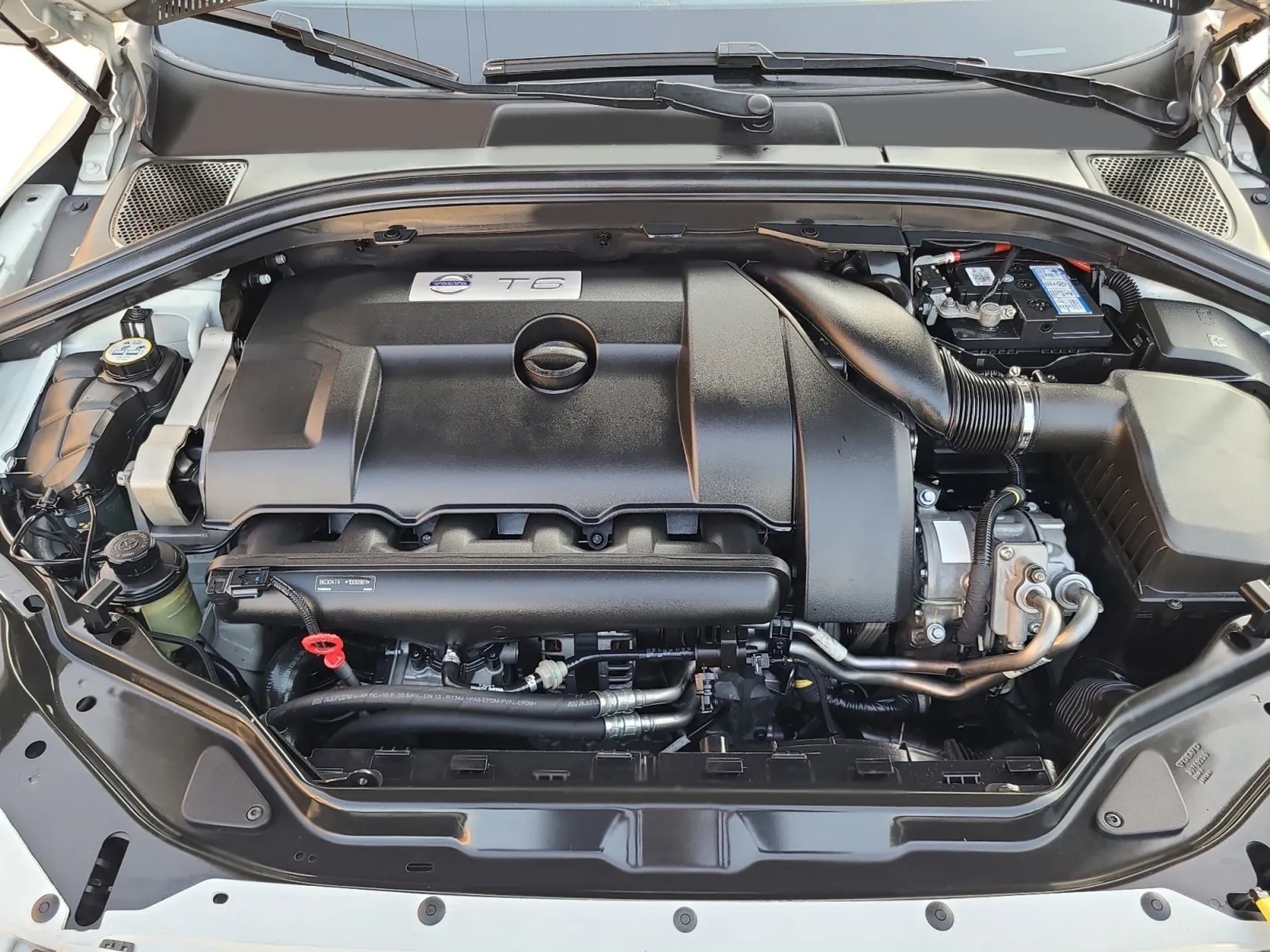 Volvo XC60 AWD 4dr 3.0L 2014
