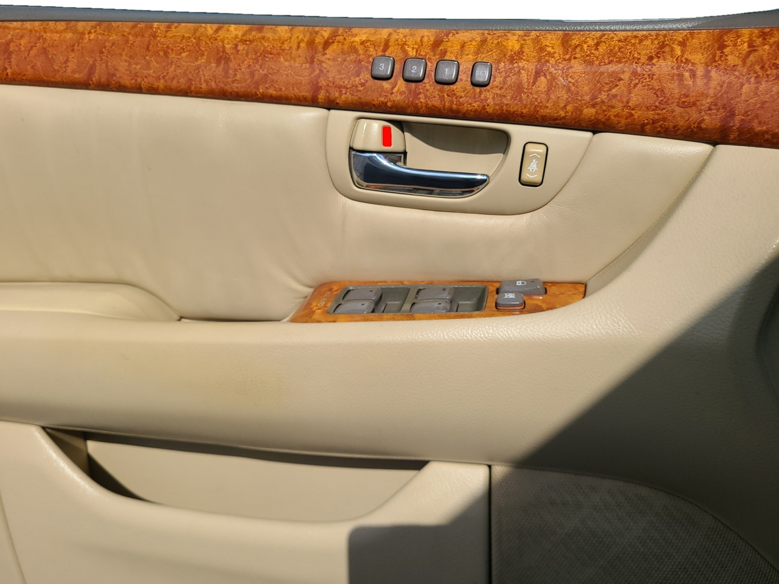 Lexus LS 430 4dr Sdn 2005