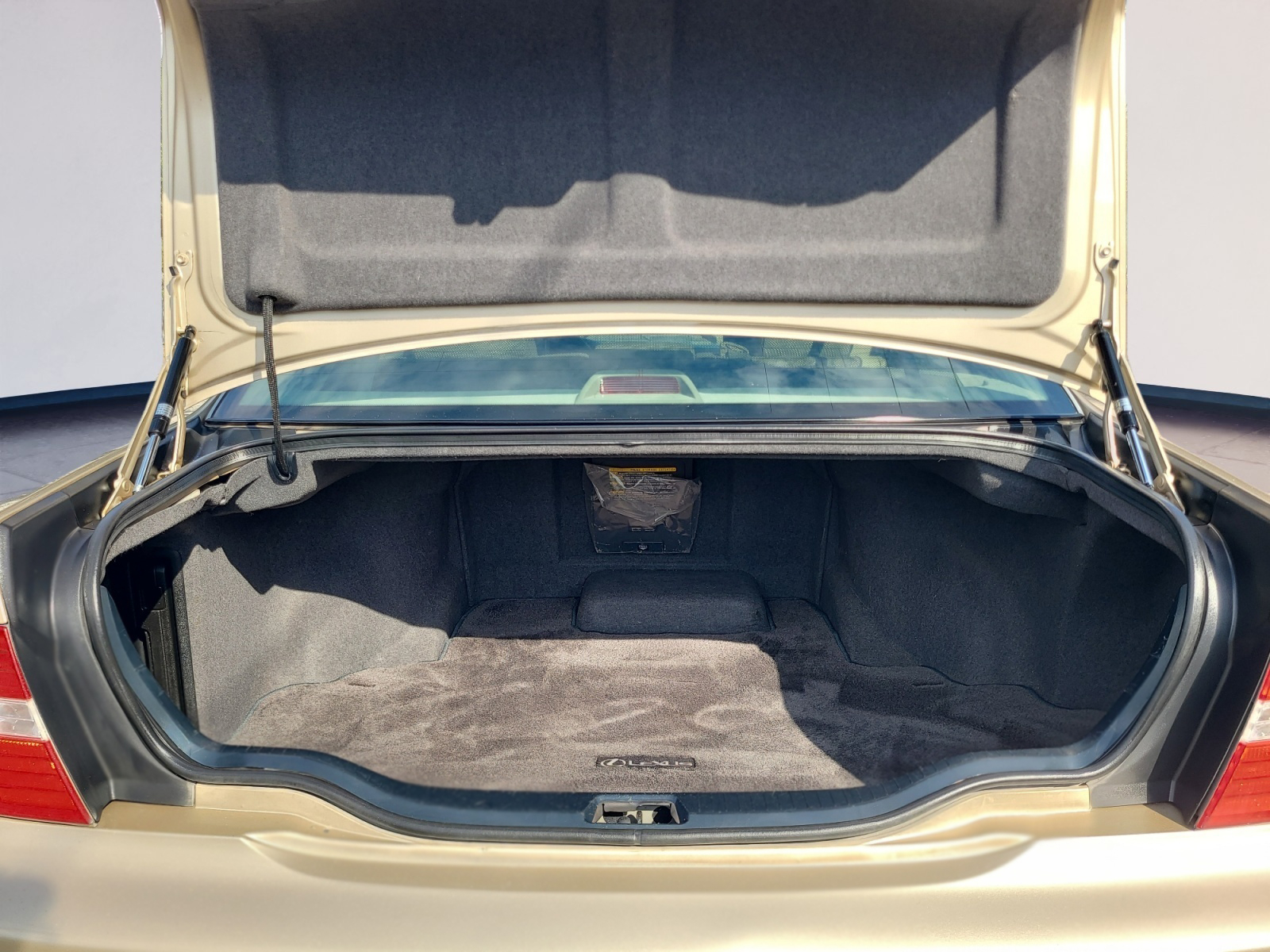 Lexus LS 430 4dr Sdn 2005